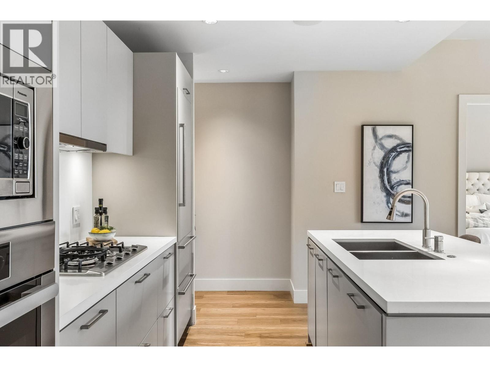 204 866 Arthur Erickson Place, West Vancouver, British Columbia  V7T 0B2 - Photo 6 - R3127733