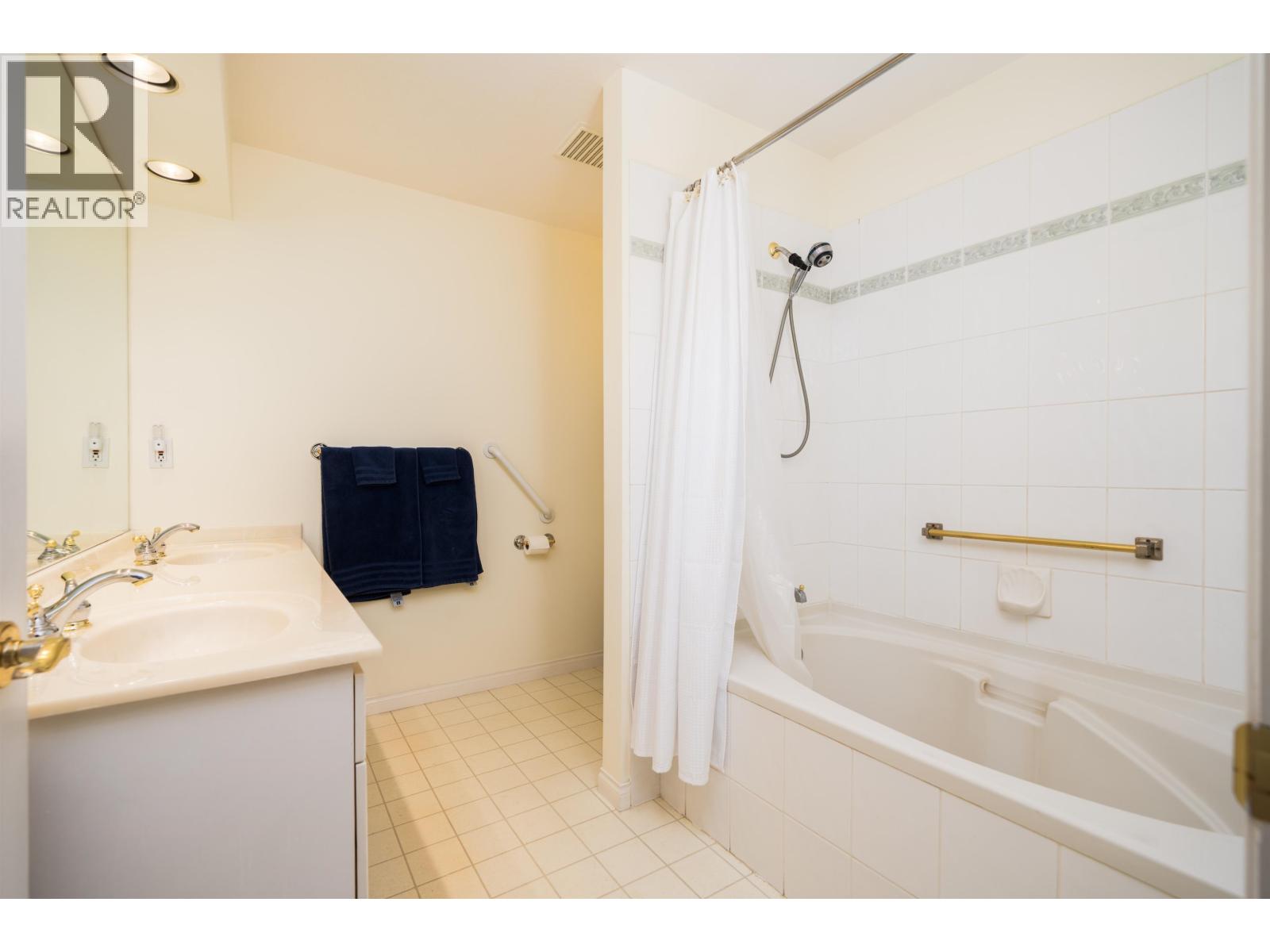 229 3098 Guildford Way, Coquitlam, British Columbia  V3B 7W8 - Photo 12 - R3127746