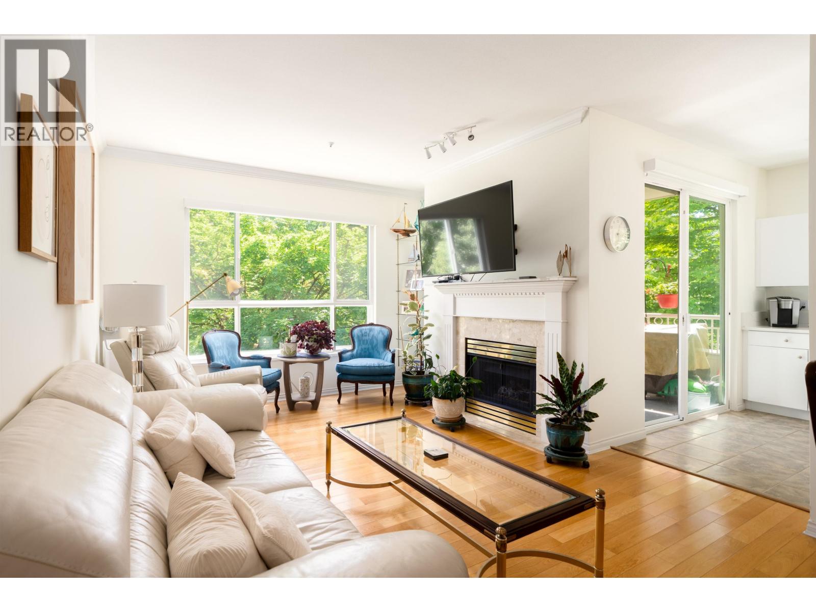 229 3098 Guildford Way, Coquitlam, British Columbia  V3B 7W8 - Photo 2 - R3127746
