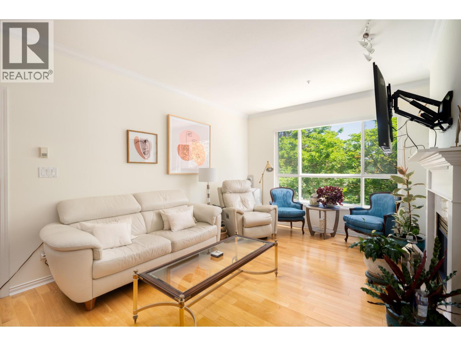 229 3098 Guildford Way, Coquitlam, British Columbia  V3B 7W8 - Photo 3 - R3127746