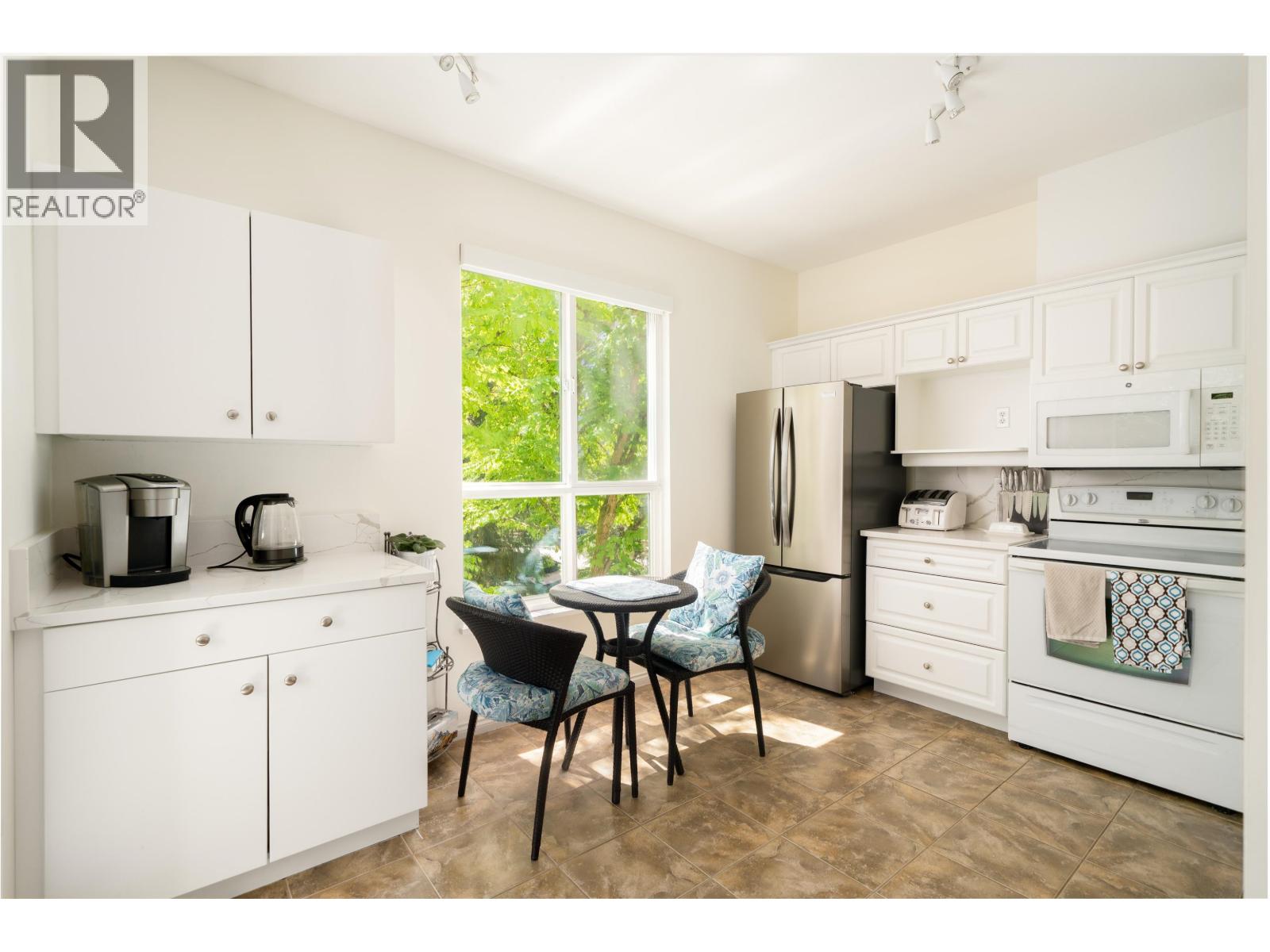 229 3098 Guildford Way, Coquitlam, British Columbia  V3B 7W8 - Photo 7 - R3127746