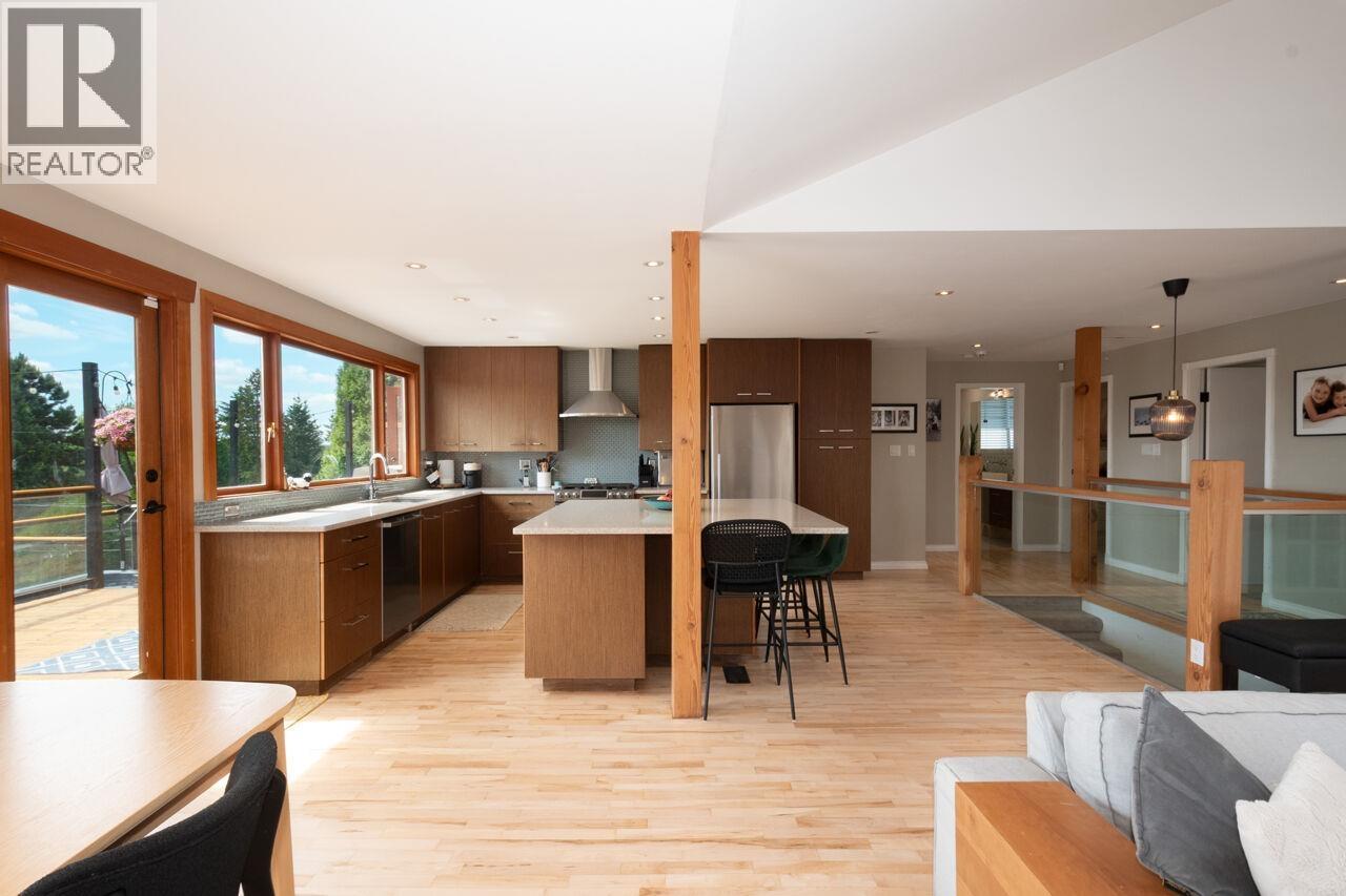 1185 Cloverley Street, North Vancouver, British Columbia  V7L 1N7 - Photo 11 - R3127719