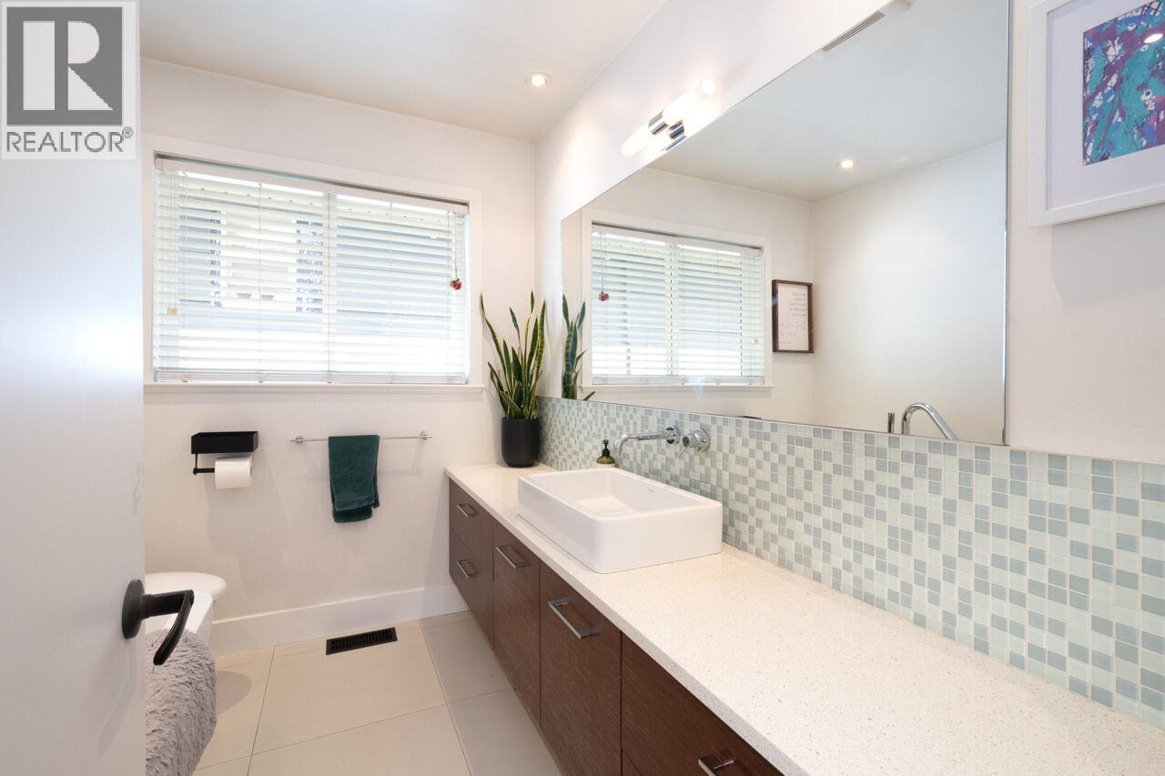 1185 Cloverley Street, North Vancouver, British Columbia  V7L 1N7 - Photo 20 - R3127719