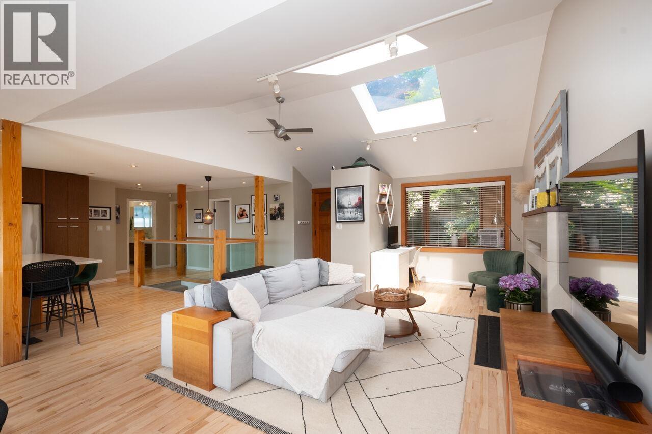 1185 Cloverley Street, North Vancouver, British Columbia  V7L 1N7 - Photo 8 - R3127719