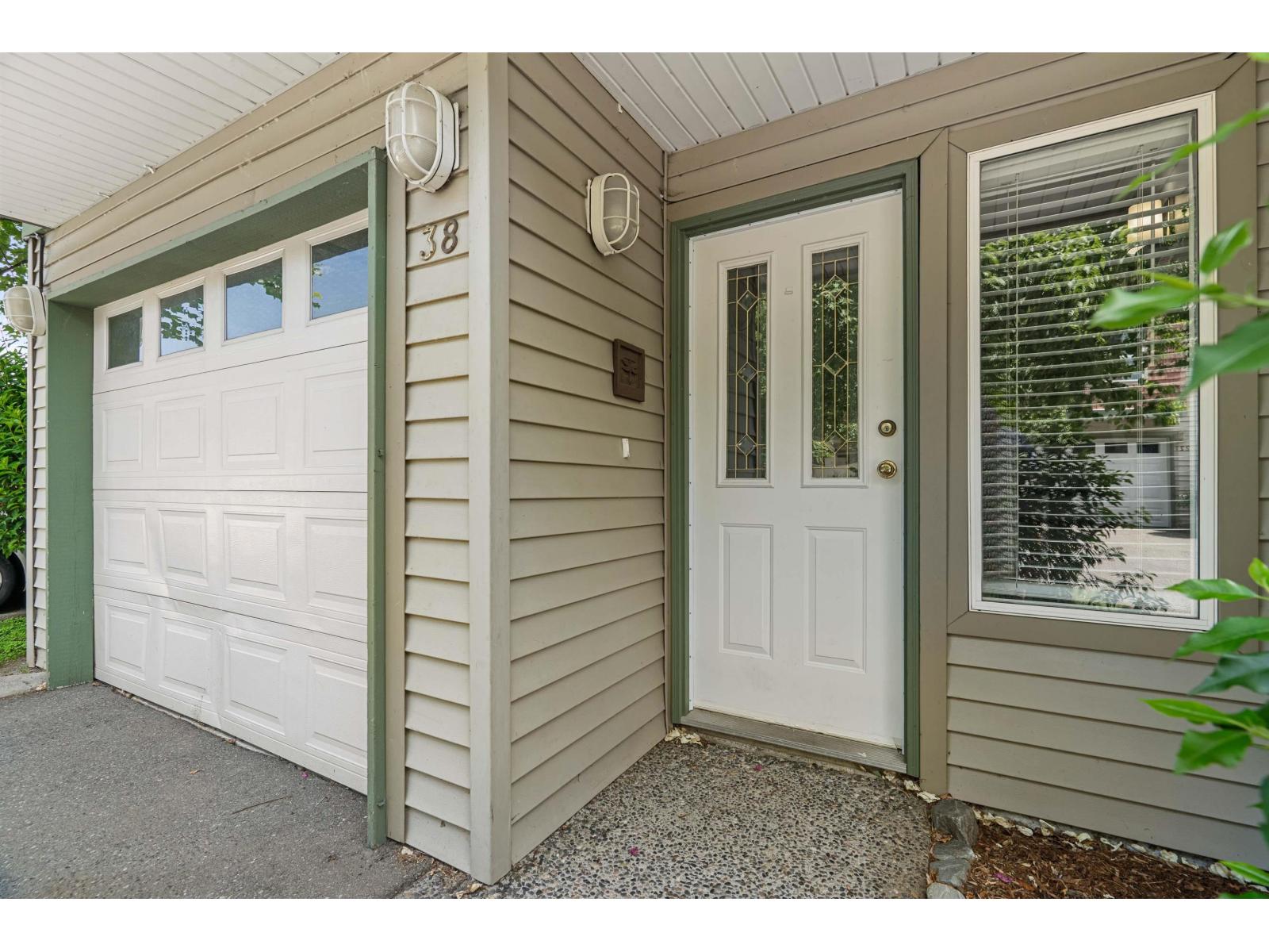 38 9470 Hazel Street, Chilliwack Proper East, Chilliwack, British Columbia  V2P 5N1 - Photo 2 - R3127613