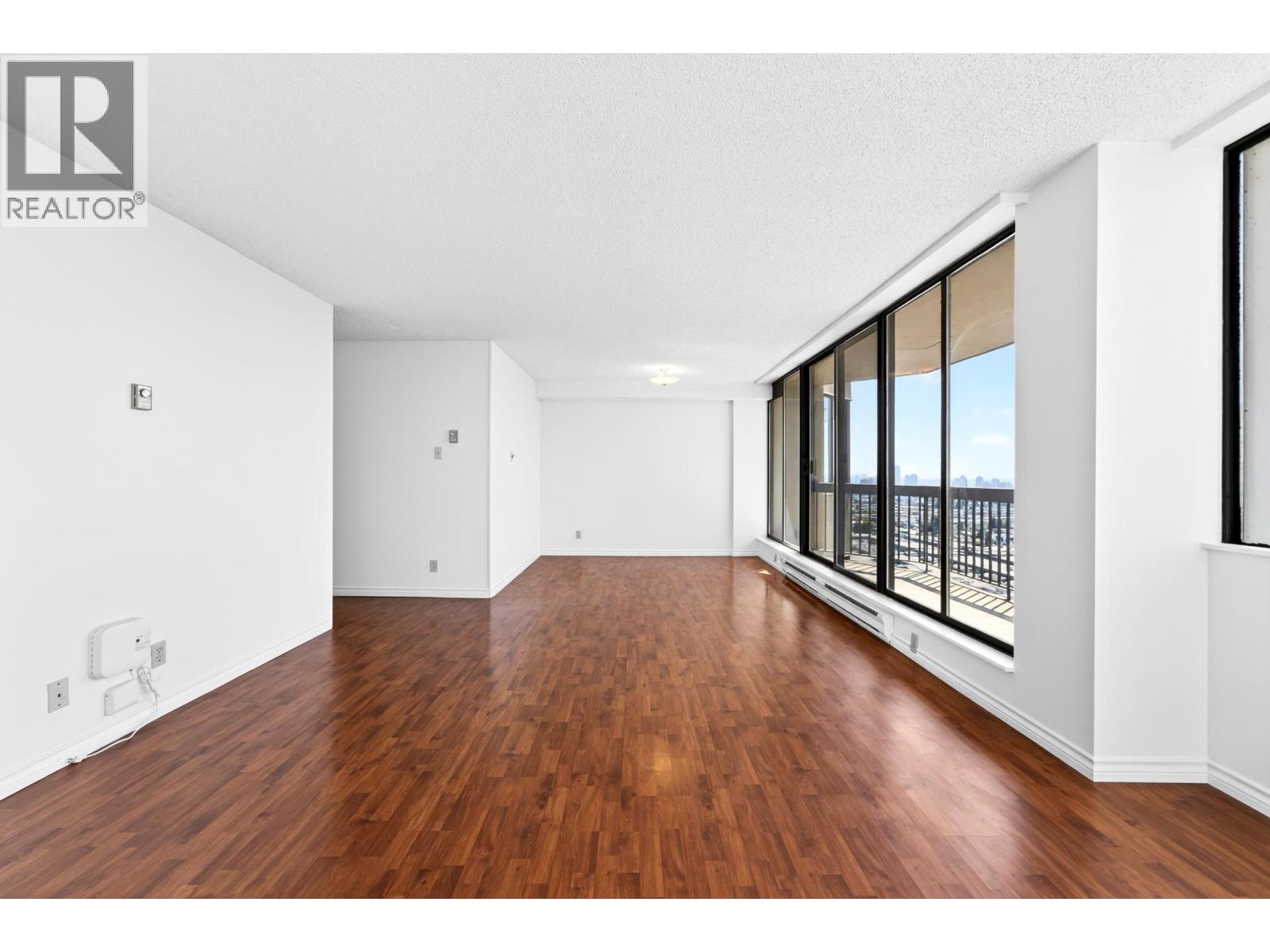 2105 6540 Burlington Avenue, Burnaby, British Columbia  V5H 4G3 - Photo 8 - R3127533
