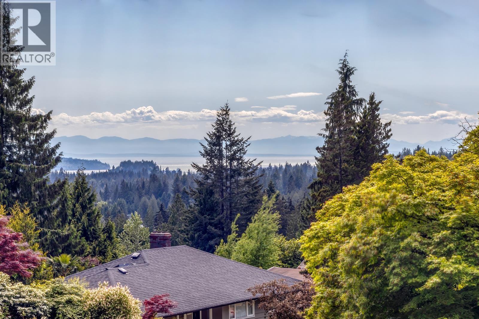 4902 Ranger Avenue, North Vancouver, British Columbia  V7R 3M4 - Photo 27 - R3127730