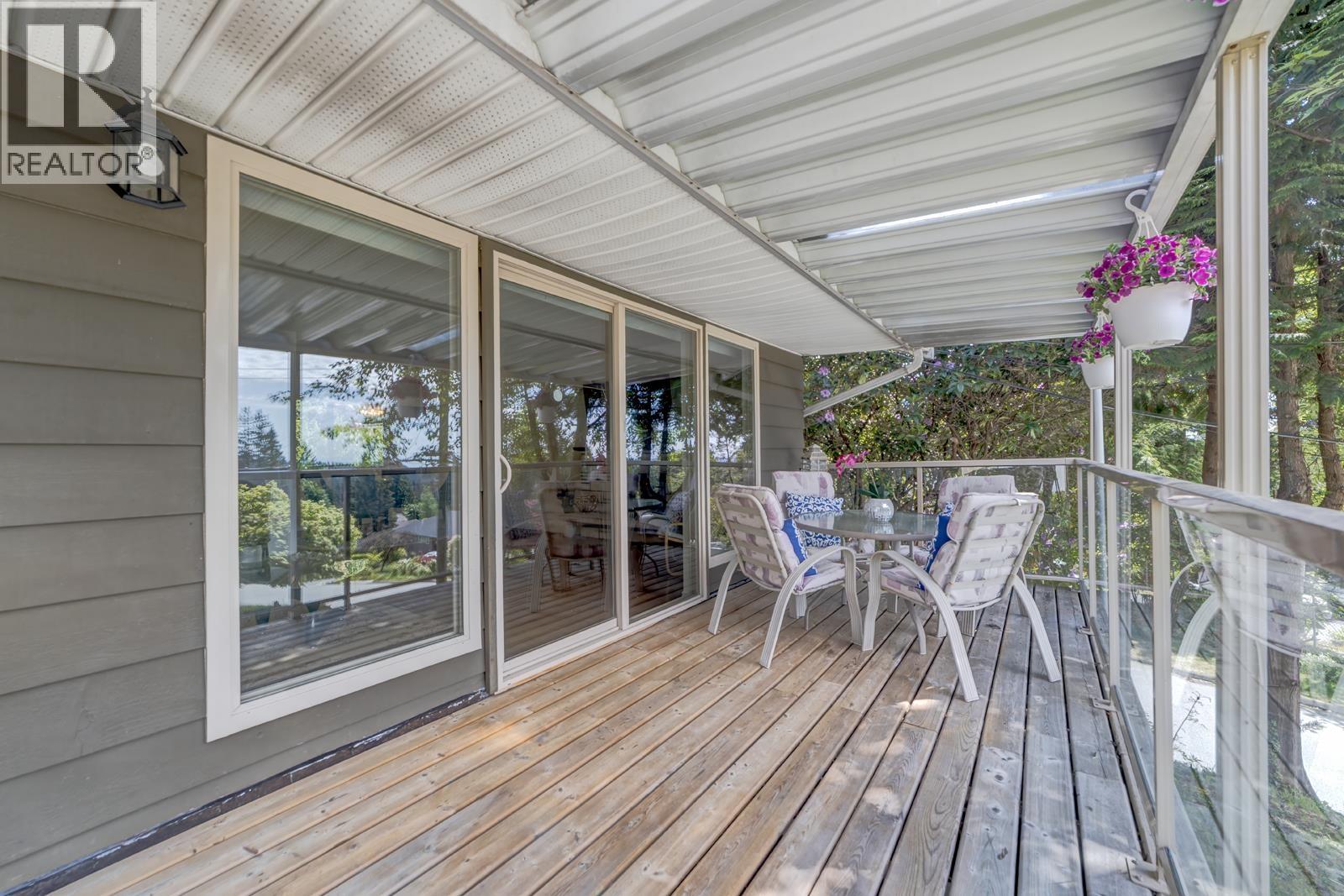 4902 Ranger Avenue, North Vancouver, British Columbia  V7R 3M4 - Photo 9 - R3127730