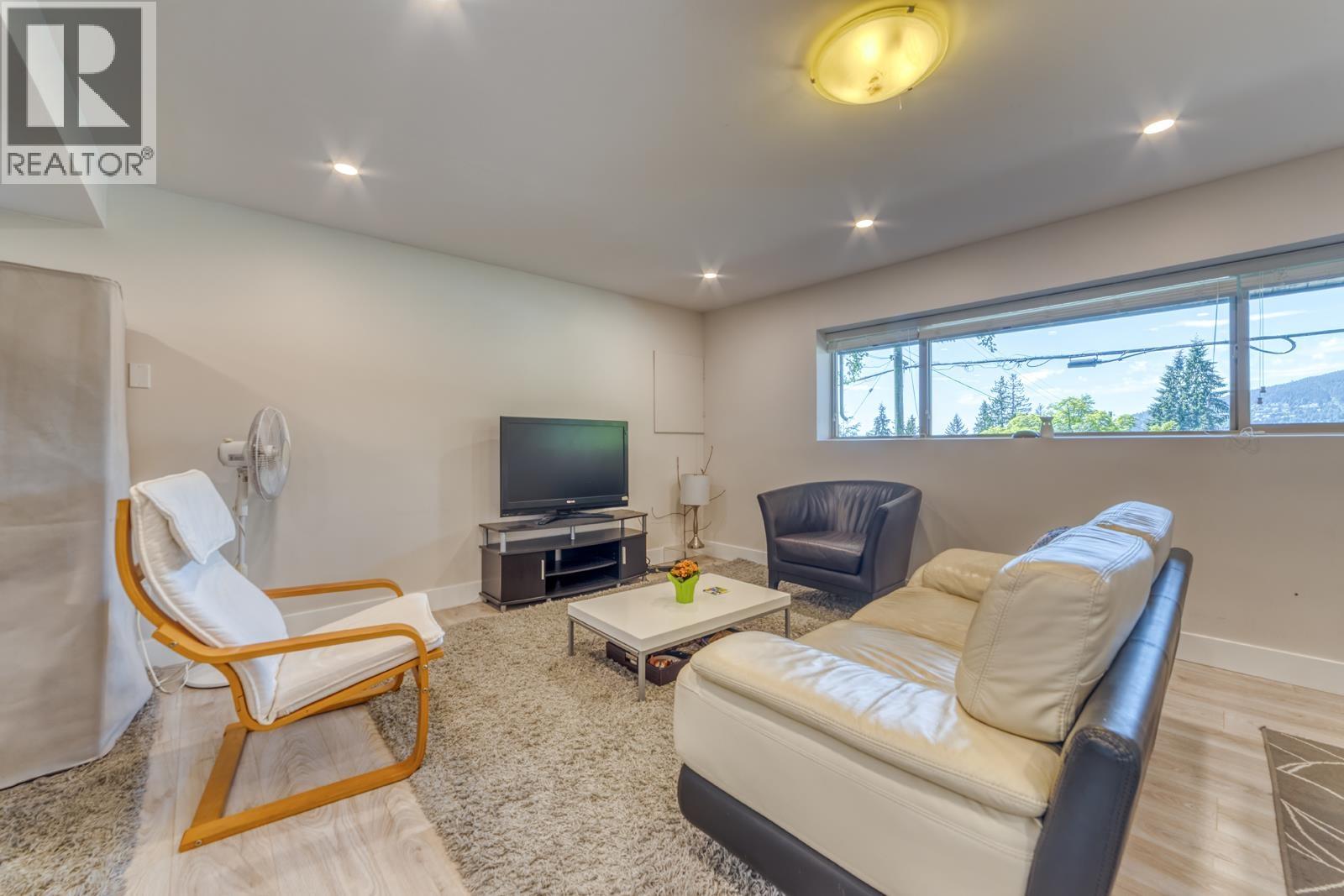 4902 Ranger Avenue, North Vancouver, British Columbia  V7R 3M4 - Photo 17 - R3127730