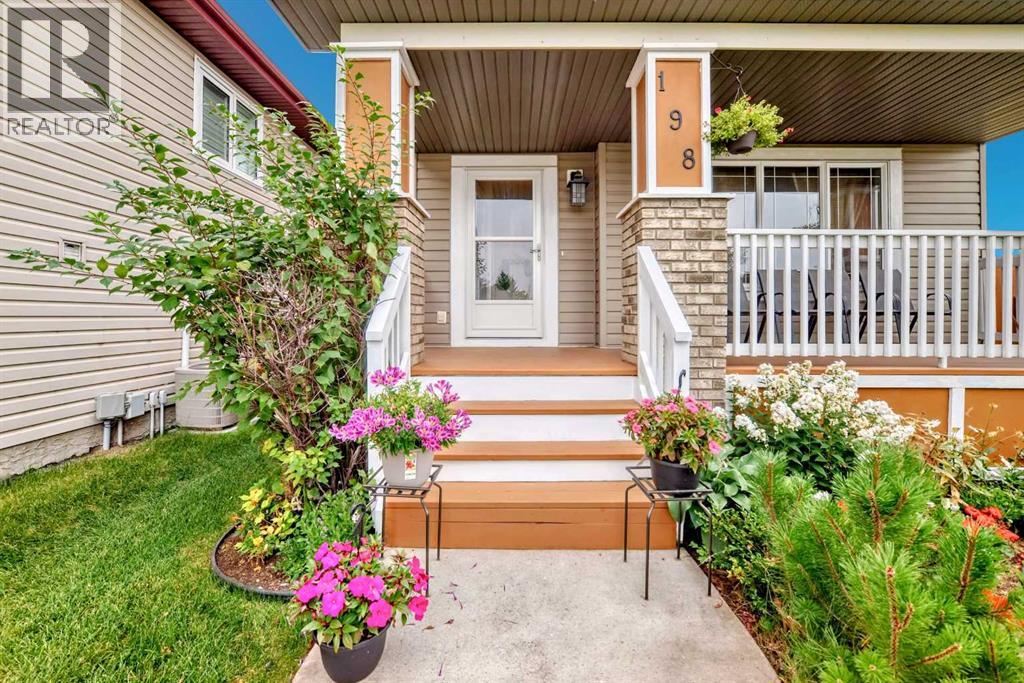 198 Copperfield Gardens Se, Calgary, Alberta T2Z 4C2 - Photo 4 - A2305327