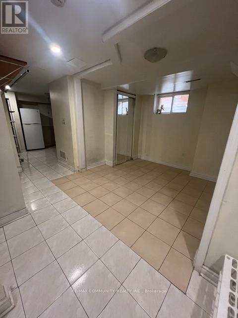 BASEMENT - 39 BRIARGLEN COURT, Toronto, Ontario