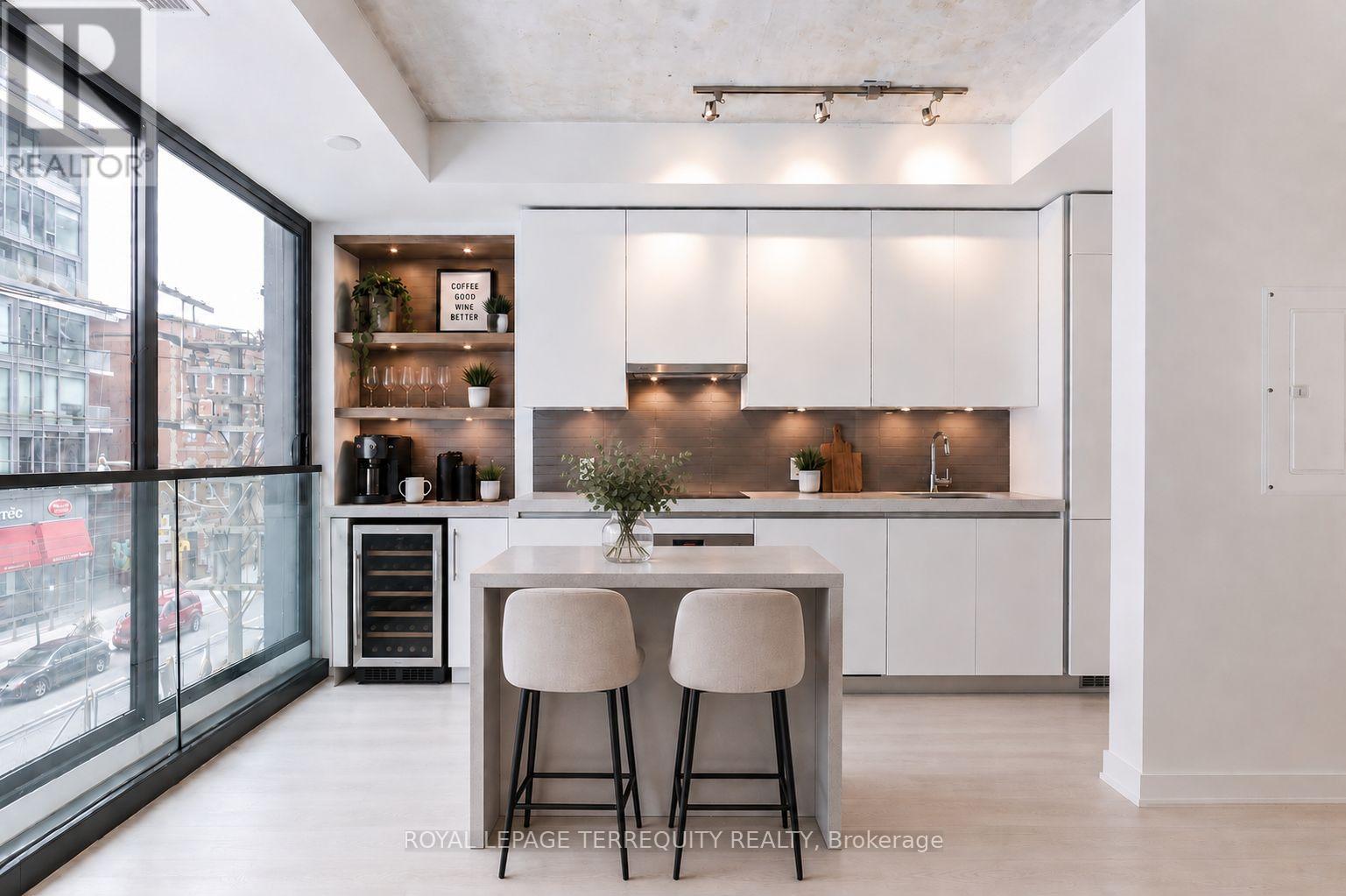215 - 629 King Street W, Toronto, Ontario  M5V 0G9 - Photo 4 - C12966906