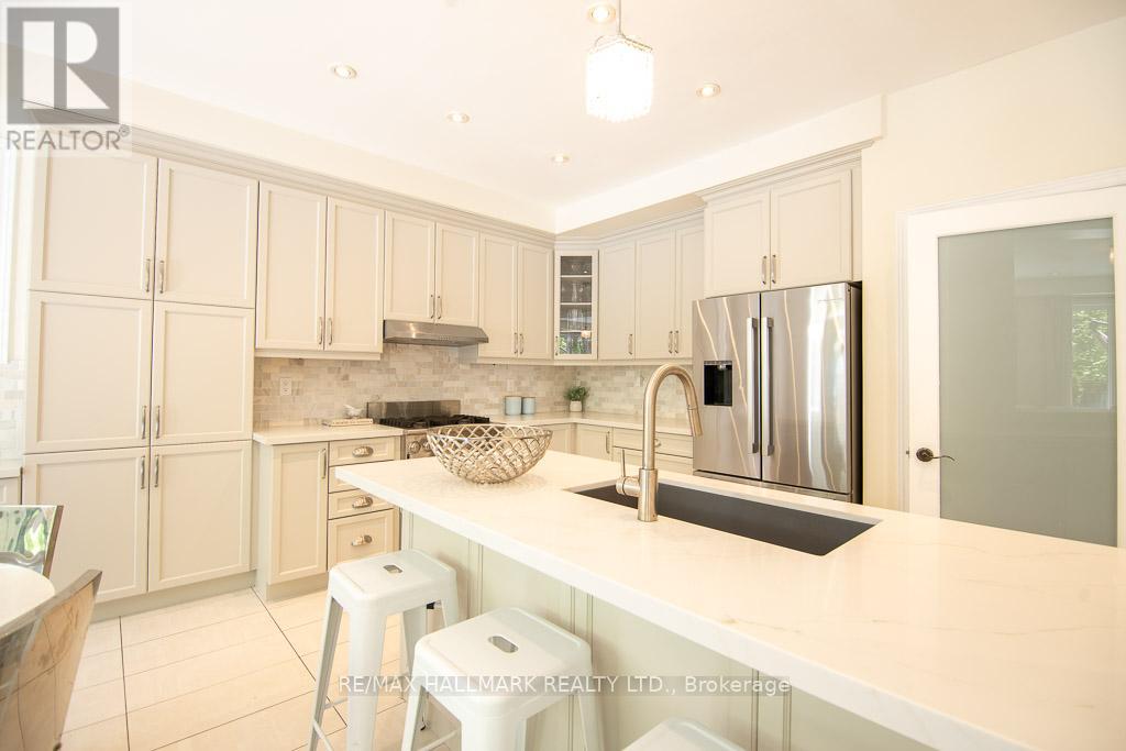 566 Maitland Drive, Pickering, Ontario  L1W 0A8 - Photo 12 - E13170600