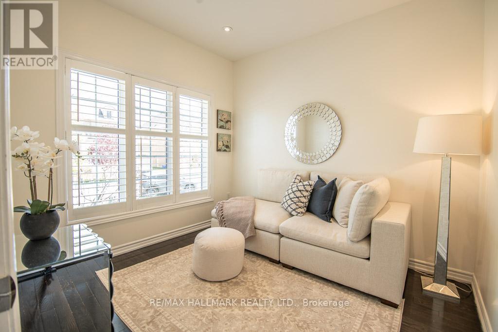 566 Maitland Drive, Pickering, Ontario  L1W 0A8 - Photo 5 - E13170600