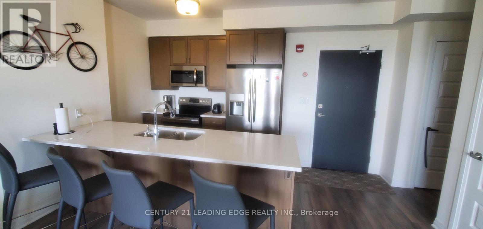 609 - 2 Adam Sellers Street, Markham, Ontario  L6B 1P2 - Photo 2 - N13172348