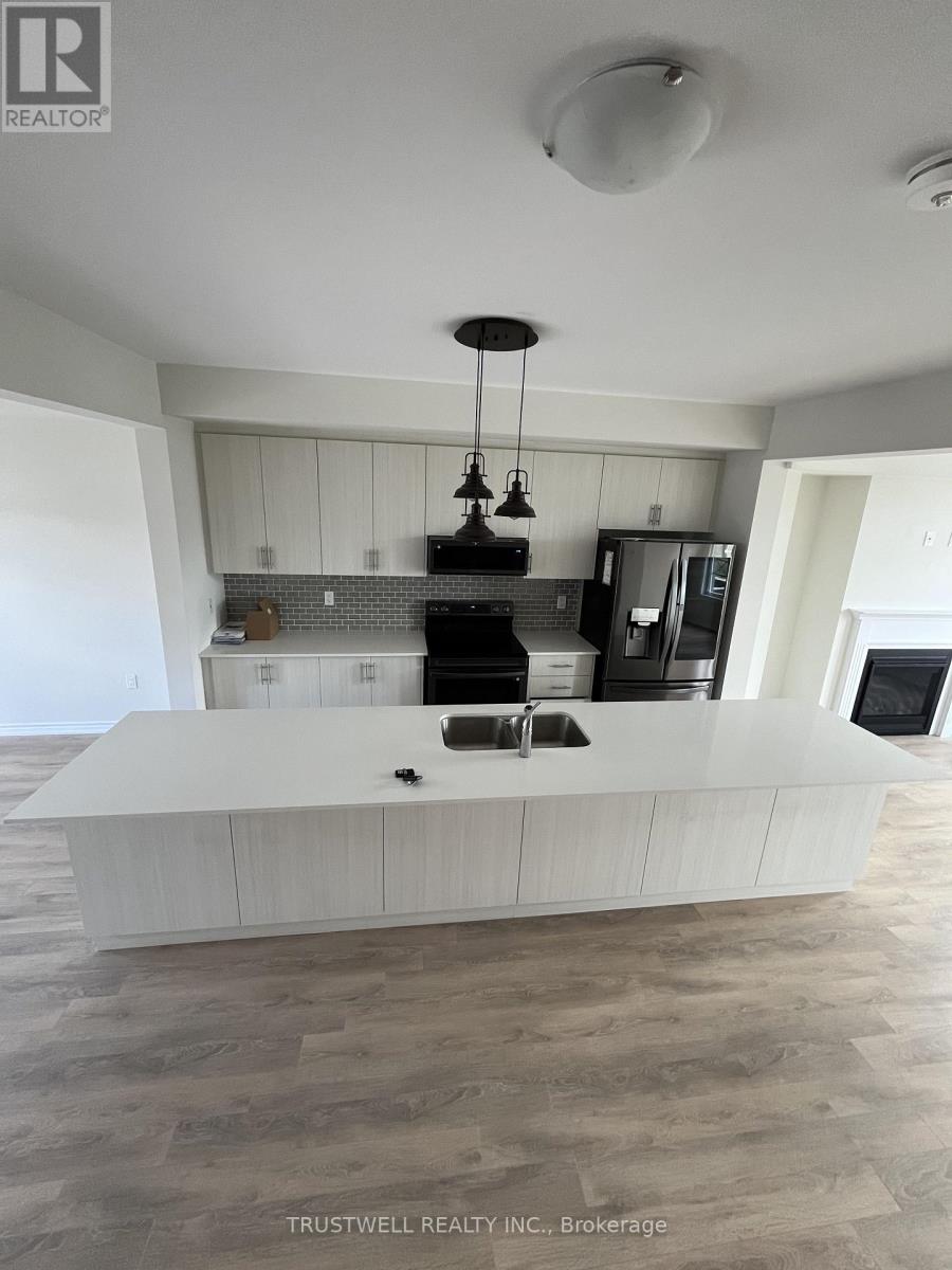 23 Verbena Street, East Gwillimbury, Ontario  L9N 0T6 - Photo 6 - N13172352