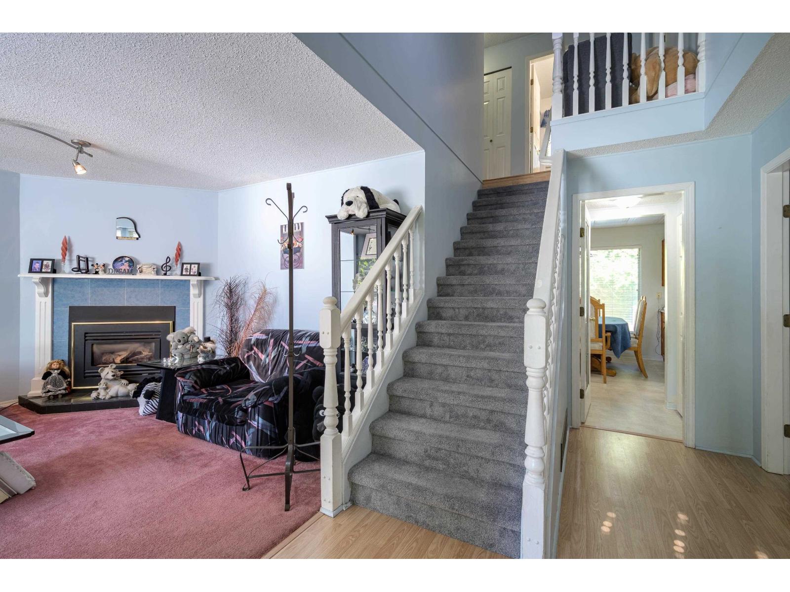 13747 63a Avenue, Surrey, British Columbia  V3X 1E6 - Photo 4 - R3127571