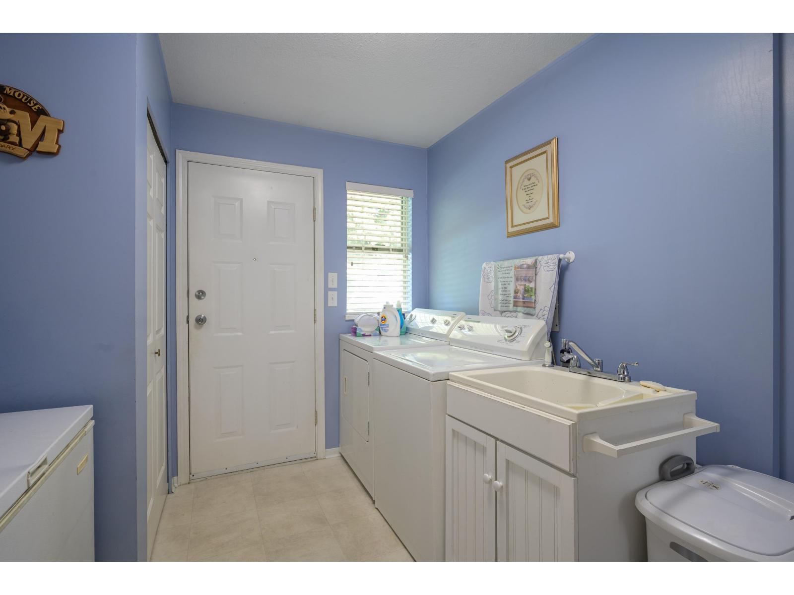 13747 63a Avenue, Surrey, British Columbia  V3X 1E6 - Photo 8 - R3127571