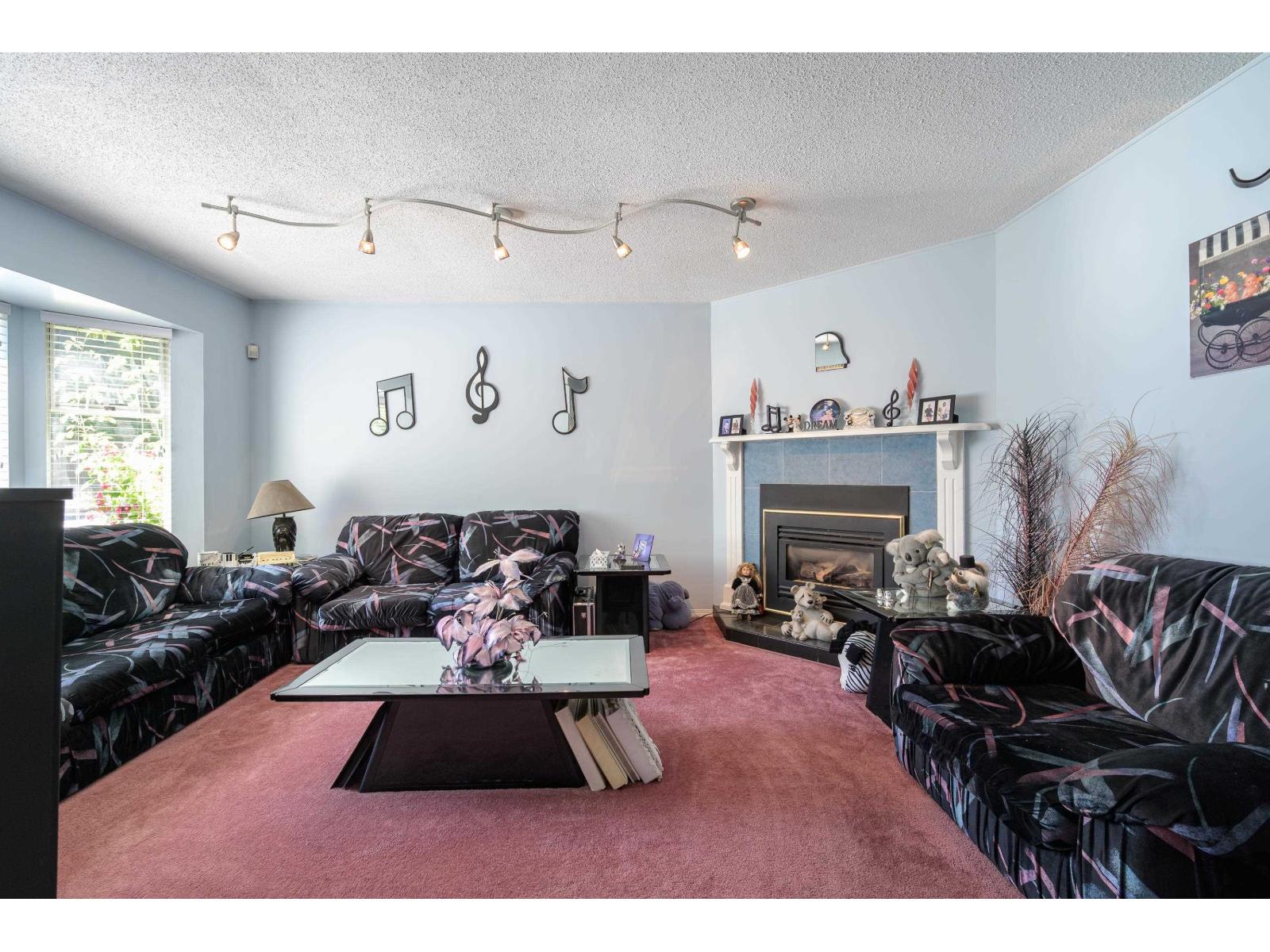 13747 63a Avenue, Surrey, British Columbia  V3X 1E6 - Photo 5 - R3127571