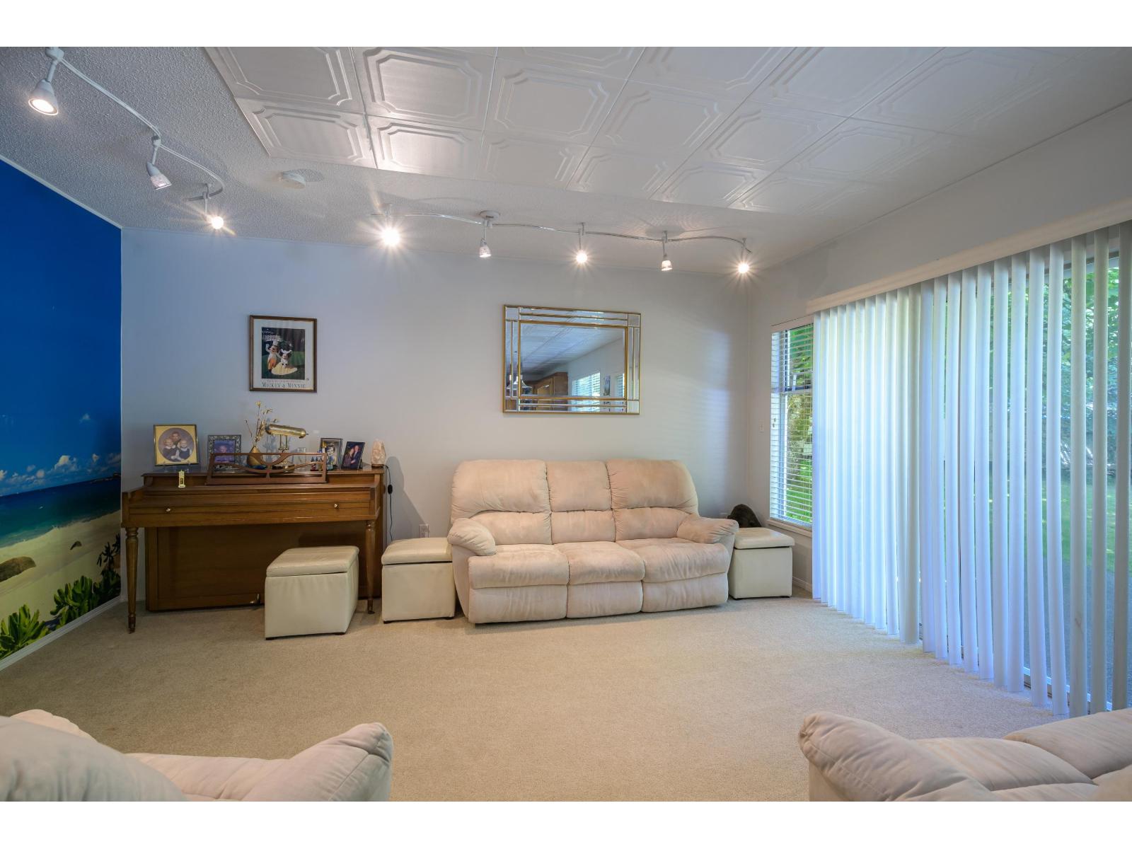 13747 63a Avenue, Surrey, British Columbia  V3X 1E6 - Photo 10 - R3127571