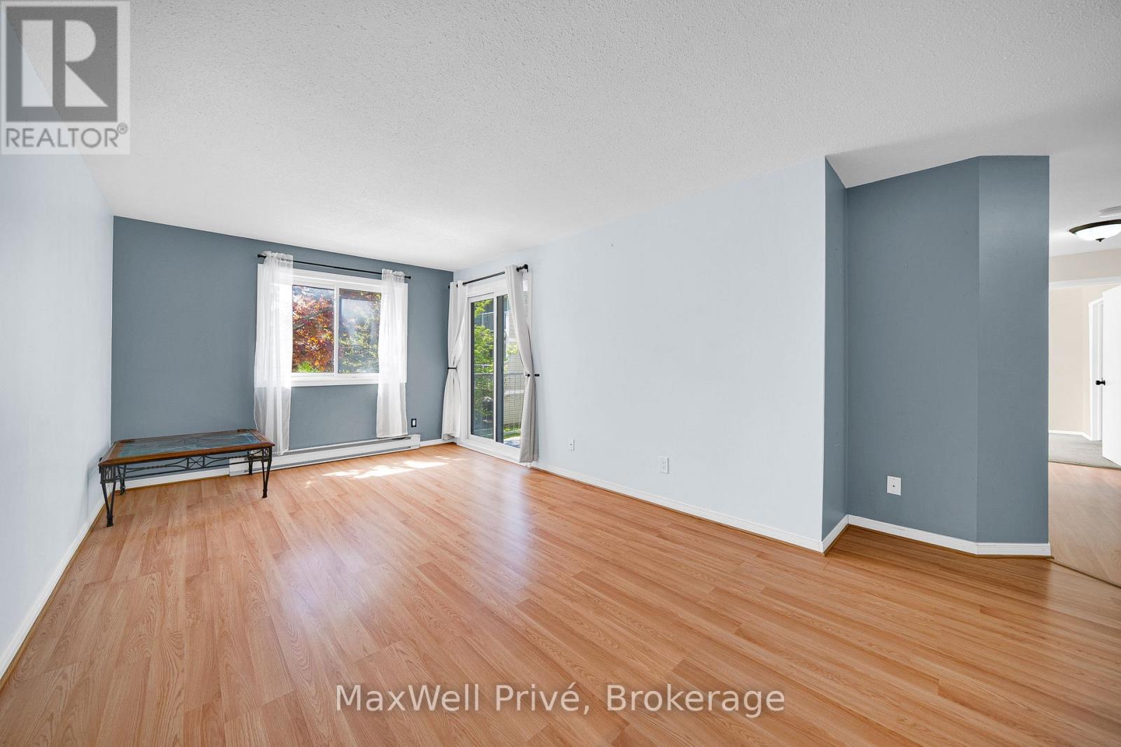 218 - 250 BRITTANY DRIVE, Ottawa, Ontario
