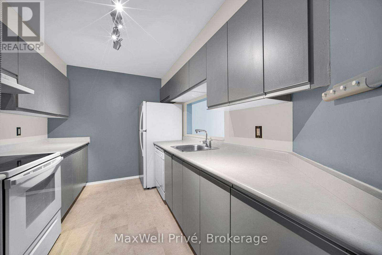 218 - 250 Brittany Drive, Ottawa, Ontario  K1K 4M1 - Photo 5 - X13172364