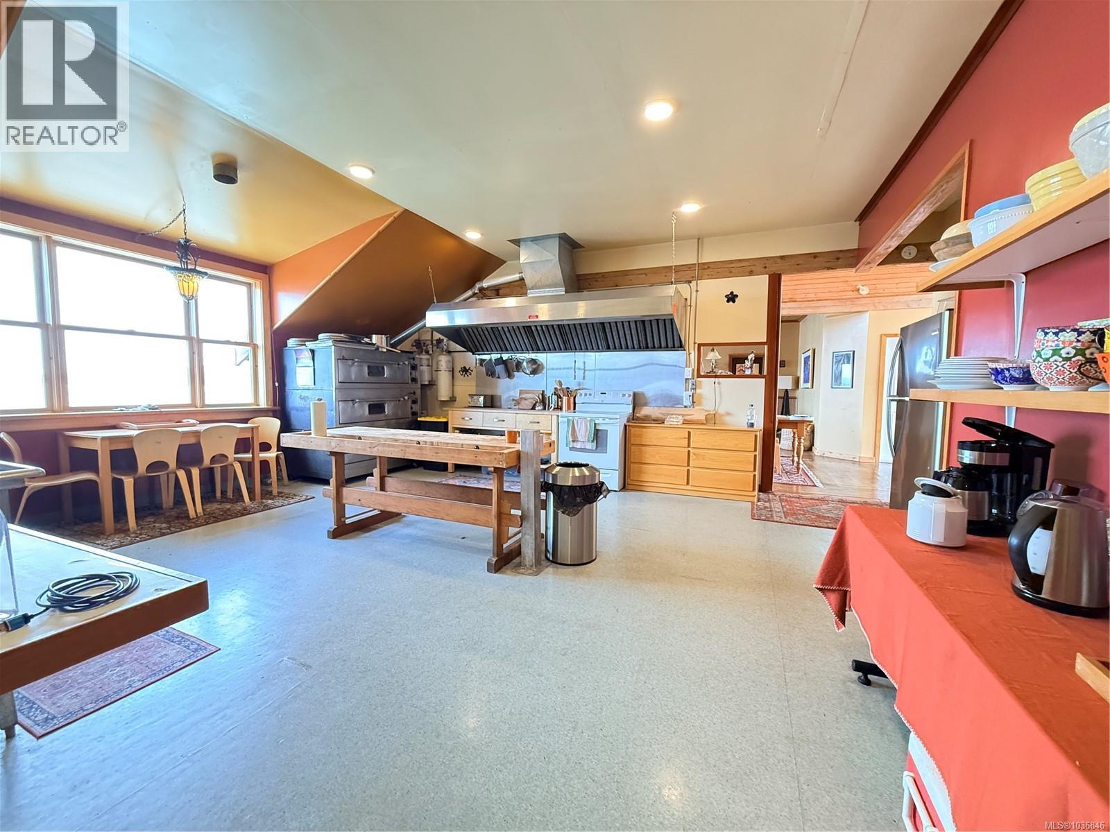 170 1st St, Sointula, British Columbia  V0N 3E0 - Photo 3 - 1036846
