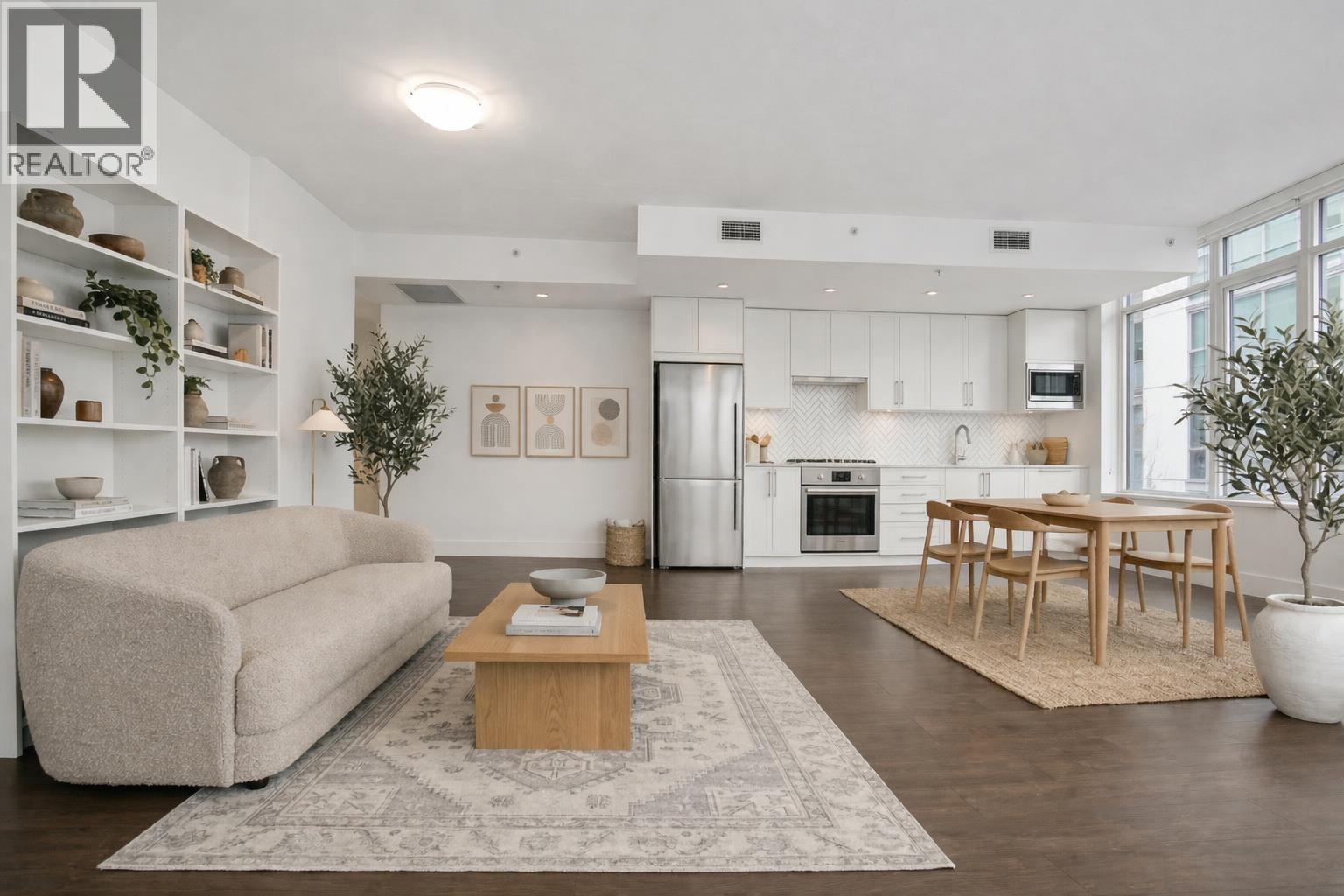 302 2455 Kingsway, Vancouver, British Columbia  V5R 5G8 - Photo 4 - R3127738
