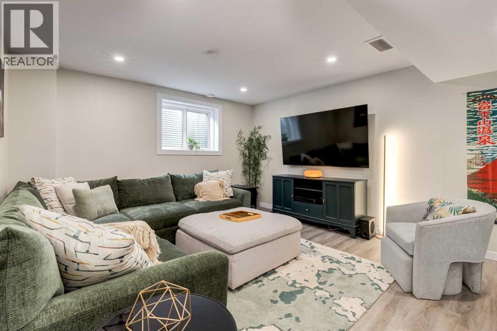 212 Crestbrook Common SW, Calgary, Alberta  T3B 6L1 - Photo 31 - A2308677