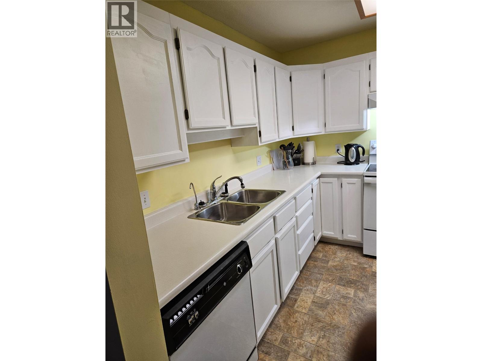 251 6 Street SE Unit# 201, Salmon Arm, British Columbia  V1E 1J9 - Photo 9 - 10377212