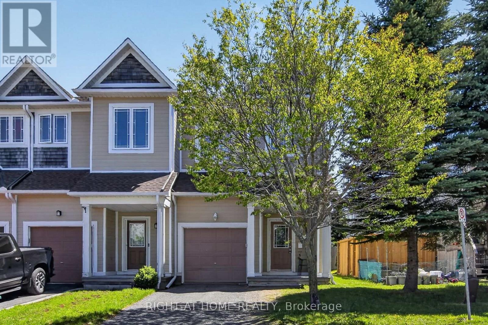 207 CATAMOUNT COURT, Ottawa, Ontario