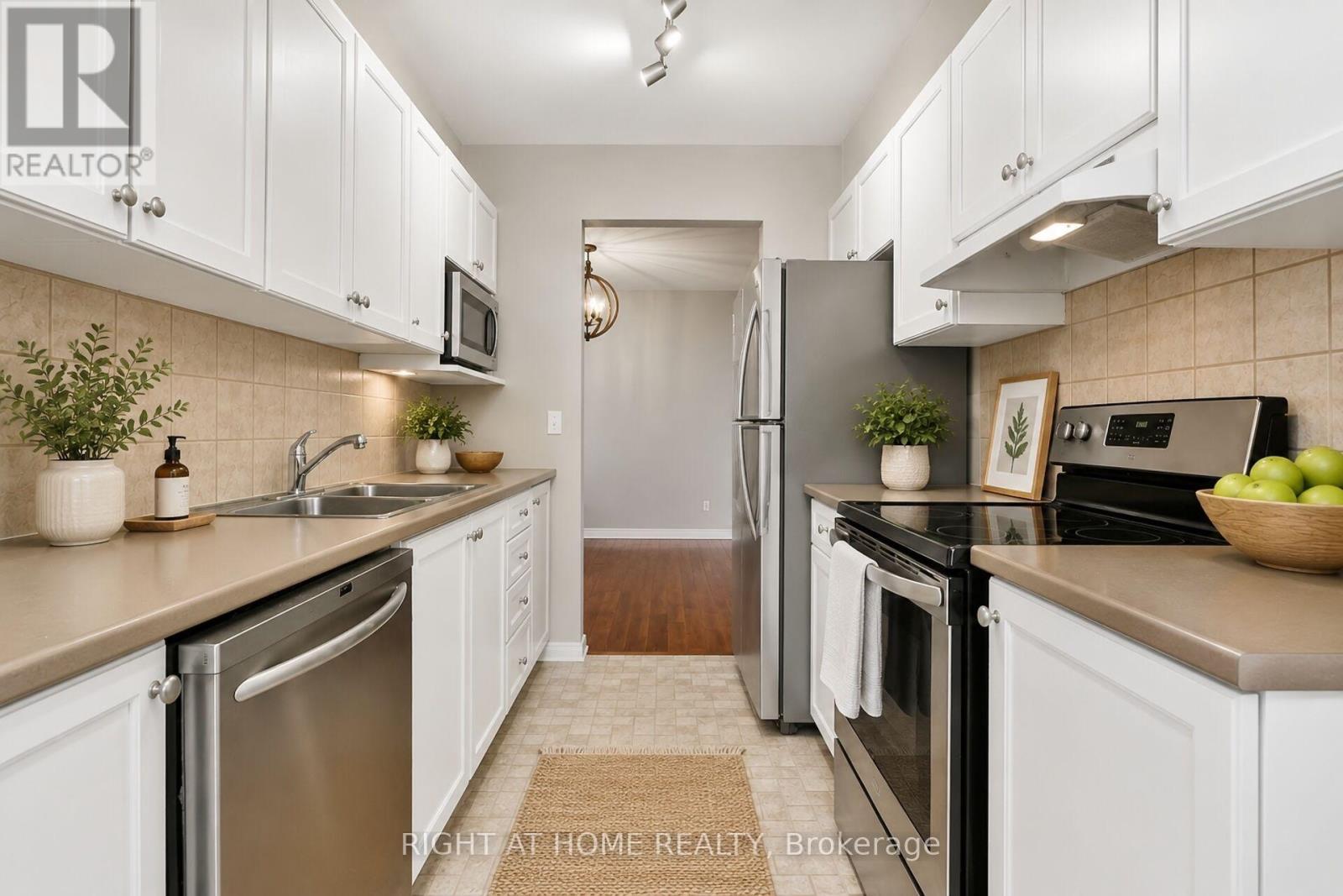 207 Catamount Court, Ottawa, Ontario  K2M 0A8 - Photo 5 - X13172388