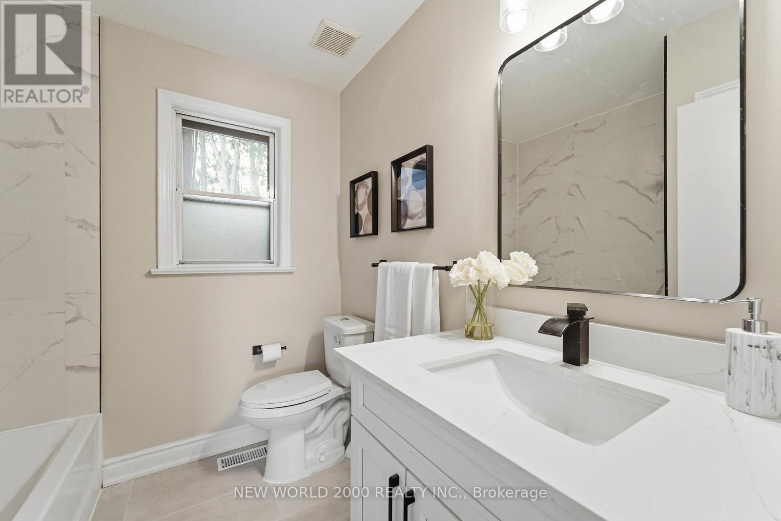 145 Elvaston Drive, Toronto, Ontario  M4A 1N8 - Photo 5 - C13172402