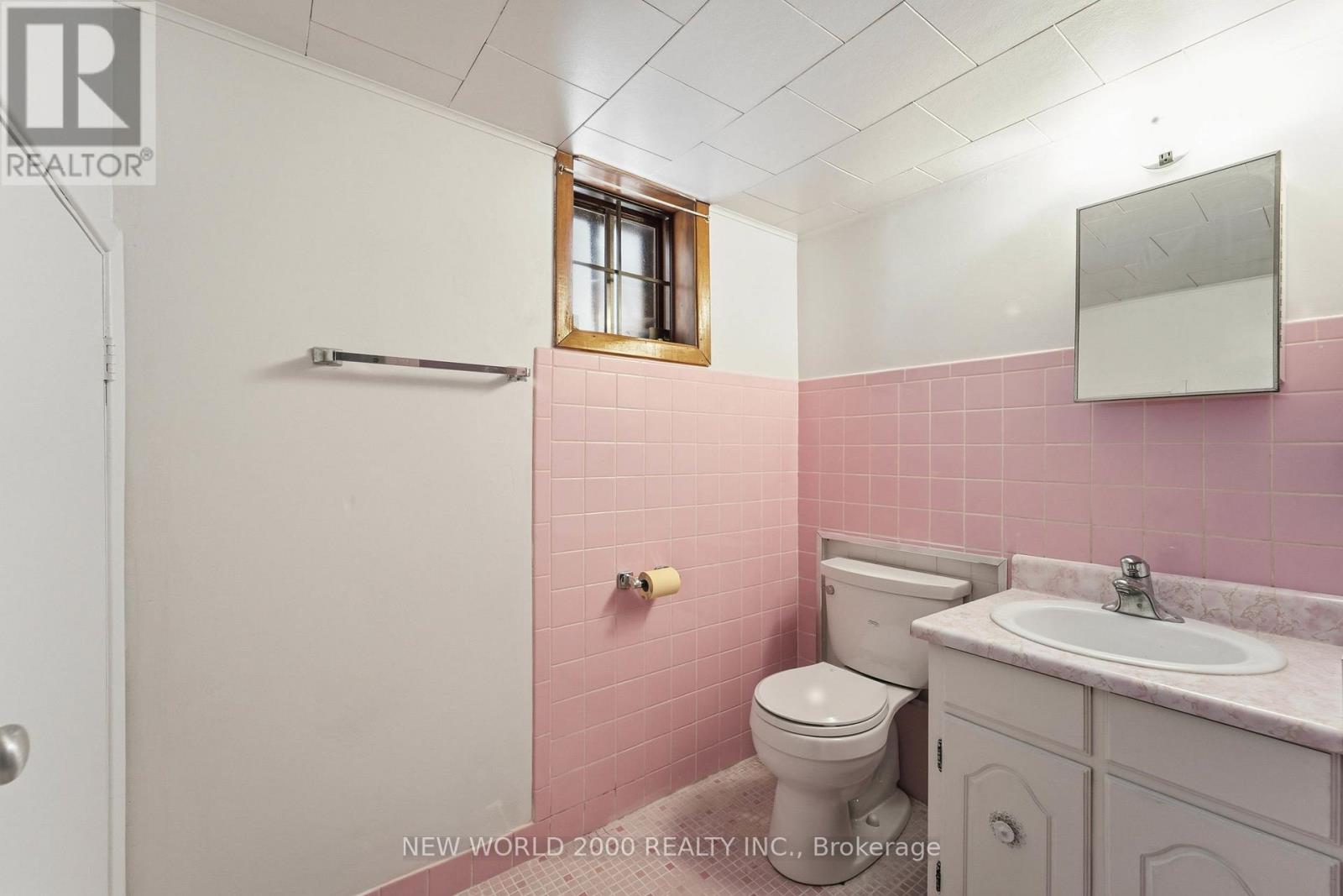 145 Elvaston Drive, Toronto, Ontario  M4A 1N8 - Photo 8 - C13172402
