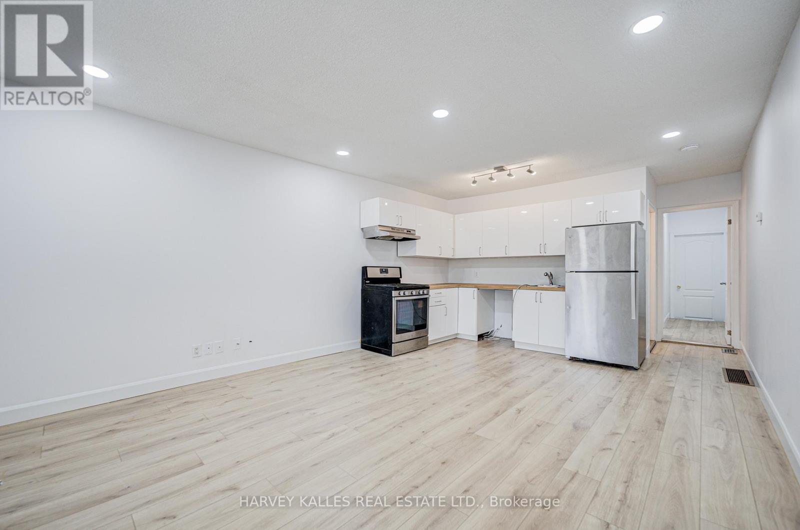 Lower - 184 Cedric Avenue, Toronto, Ontario  M6C 3X8 - Photo 7 - C13172438