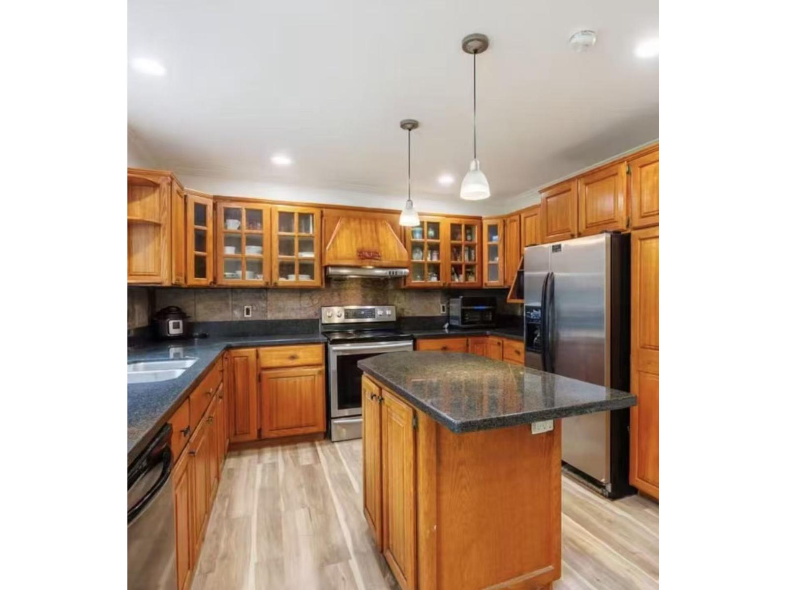 10300 167 Street, Surrey, British Columbia  V4N 1Z2 - Photo 2 - R3127816