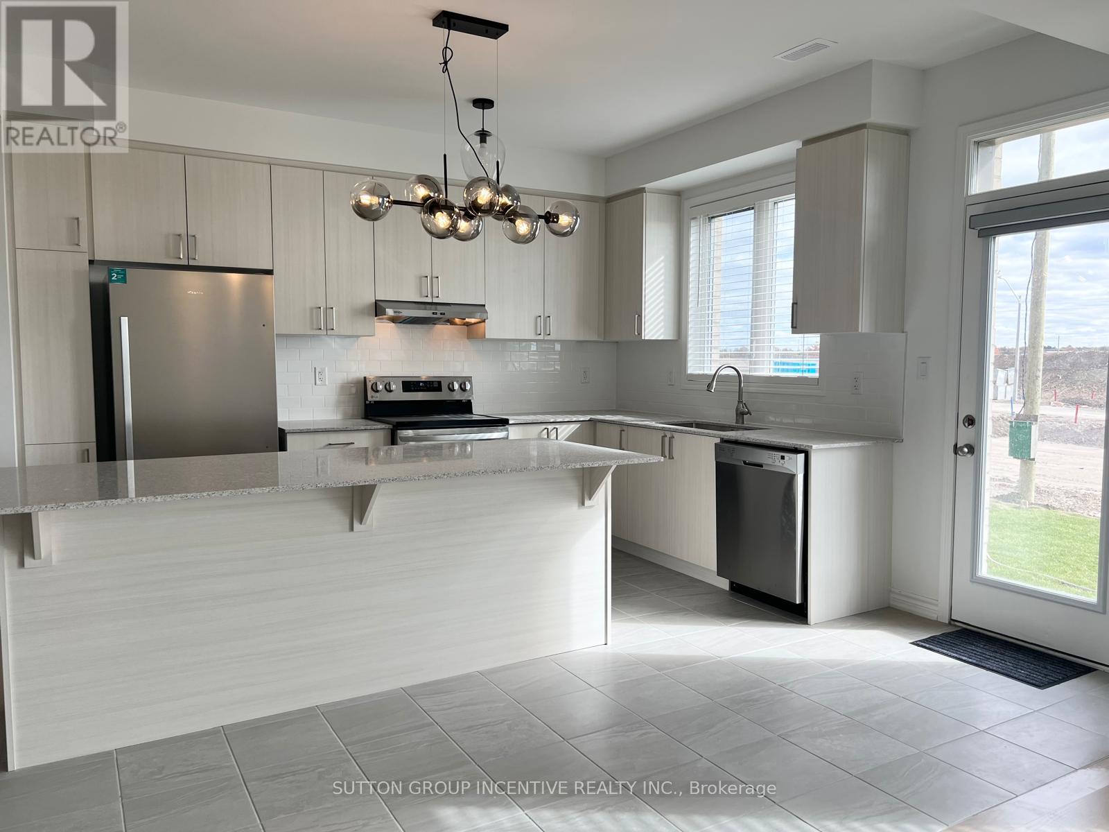 Upper - 59 Suzuki Street, Barrie, Ontario  L9J 0Y7 - Photo 12 - S13172444