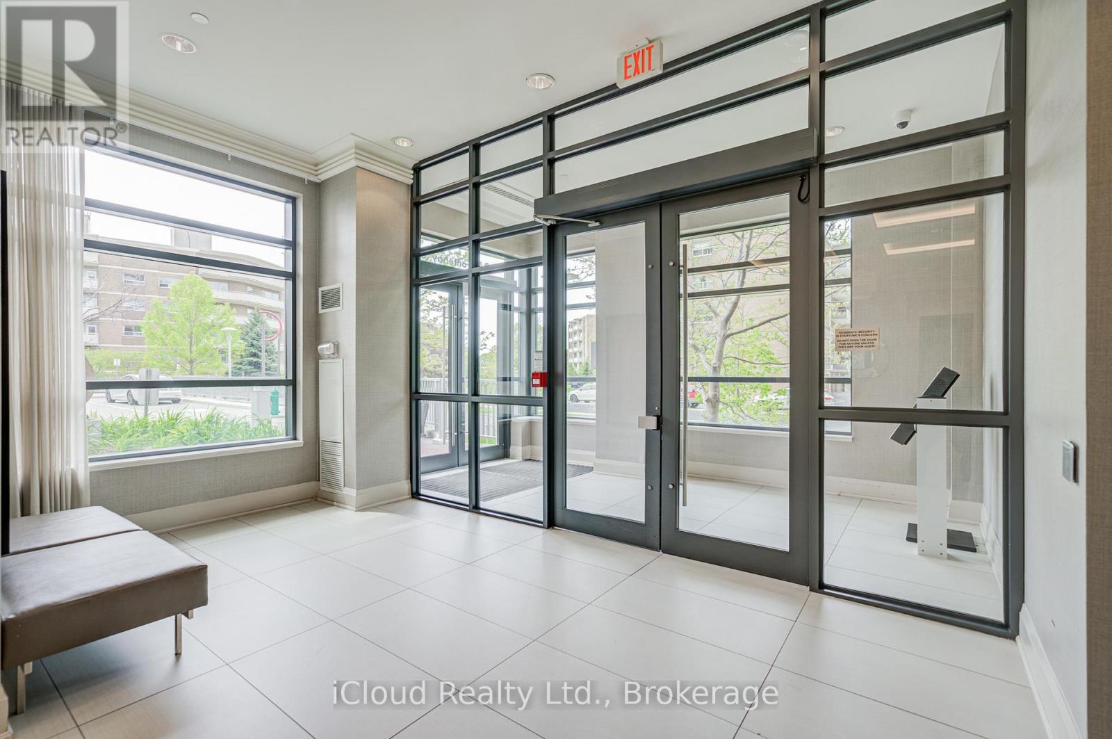 25 Fontenay Court, Toronto, Ontario  M9A 0C4 - Photo 5 - W13172422