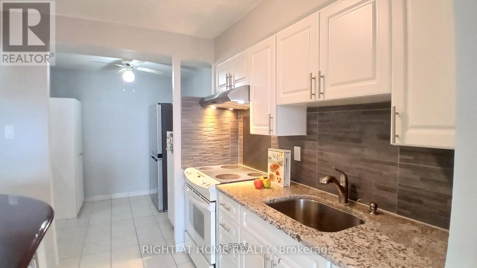 1403 - 45 Sunrise Avenue, Toronto, Ontario  M4A 2S3 - Photo 8 - C13171814