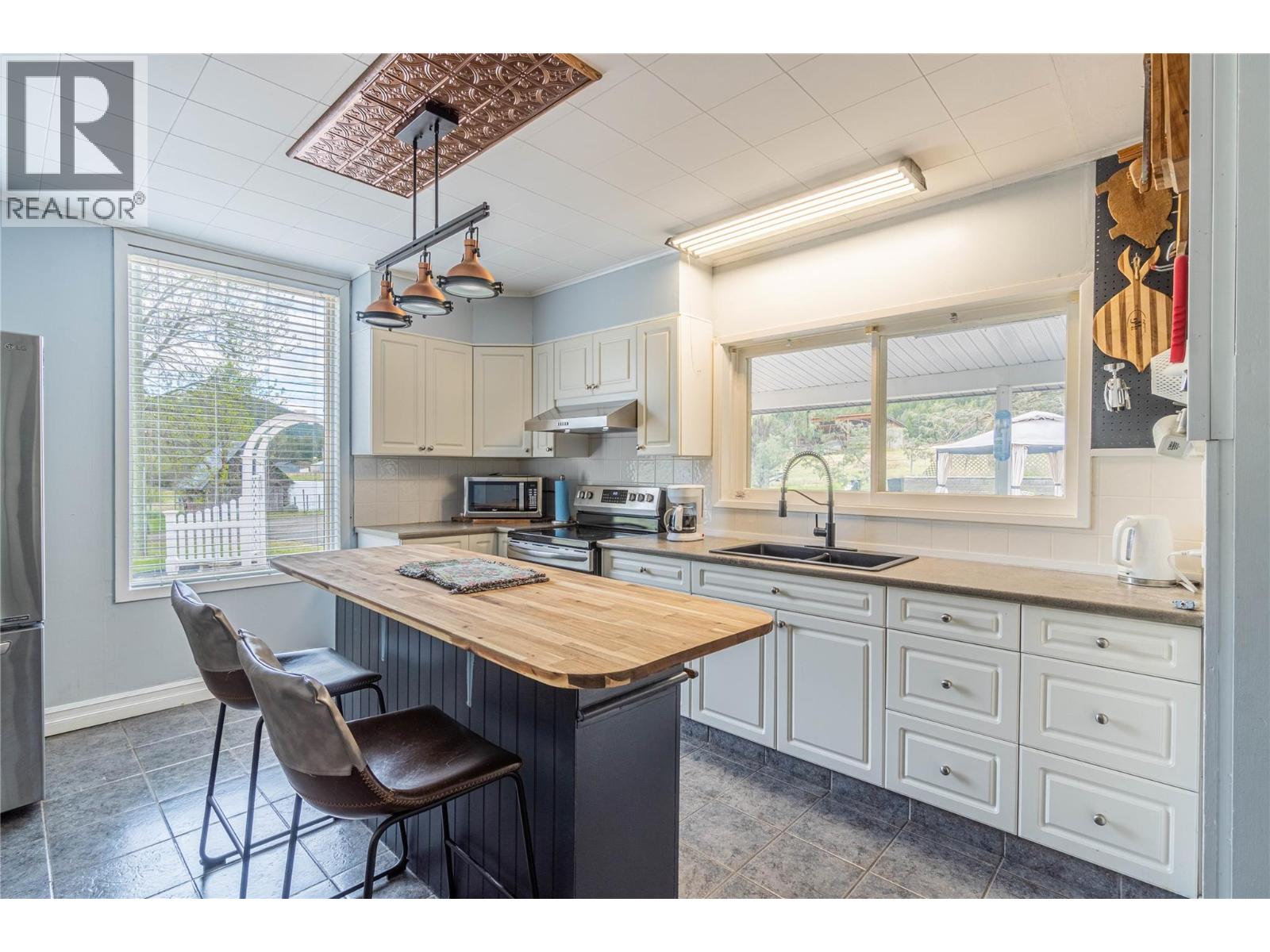 1566 Barnhartvale Road, Kamloops, British Columbia  V2C 6Y1 - Photo 7 - 10384672