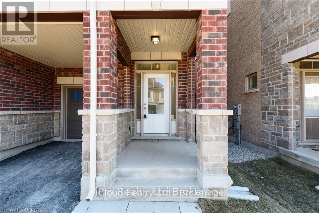 3958 Leonardo Street, Burlington, Ontario  L7M 0Z7 - Photo 2 - W13171544