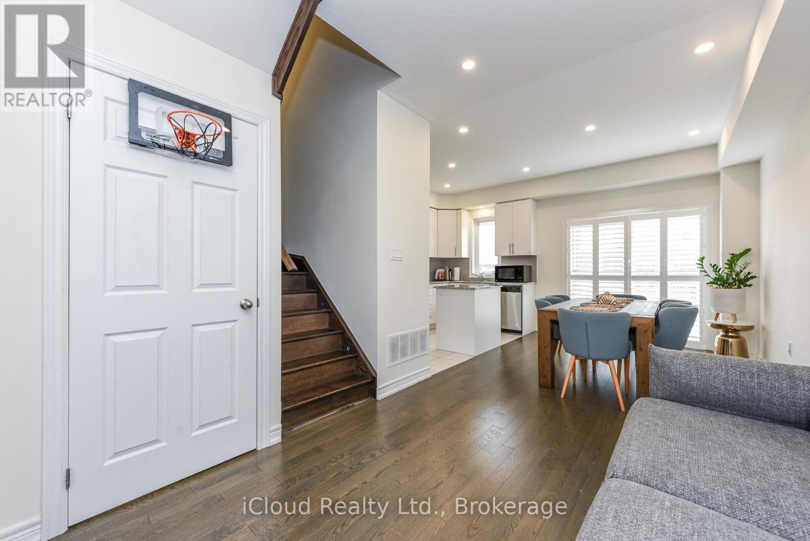 3958 Leonardo Street, Burlington, Ontario  L7M 0Z7 - Photo 7 - W13171544