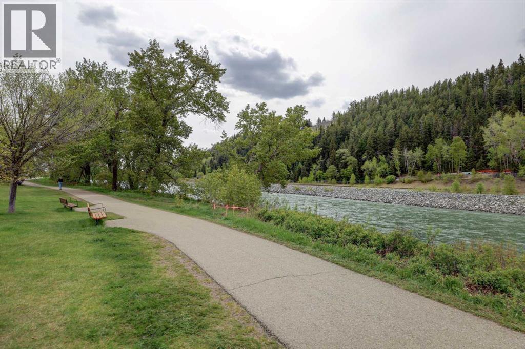 82 Point Drive Nw, Calgary, Alberta  T3B 5B3 - Photo 37 - A2314346