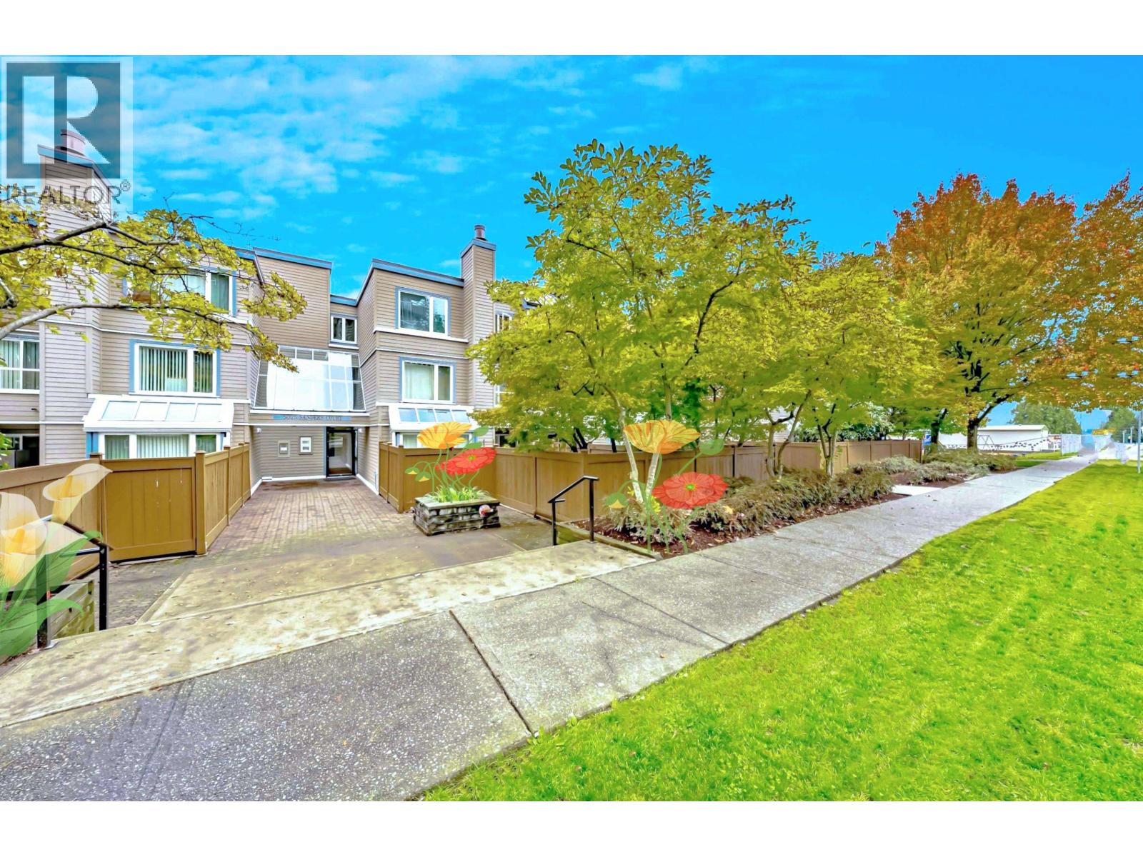 306 5025 Sanders Street, Burnaby, British Columbia V5H 1S8 - Photo 2 - R3127418