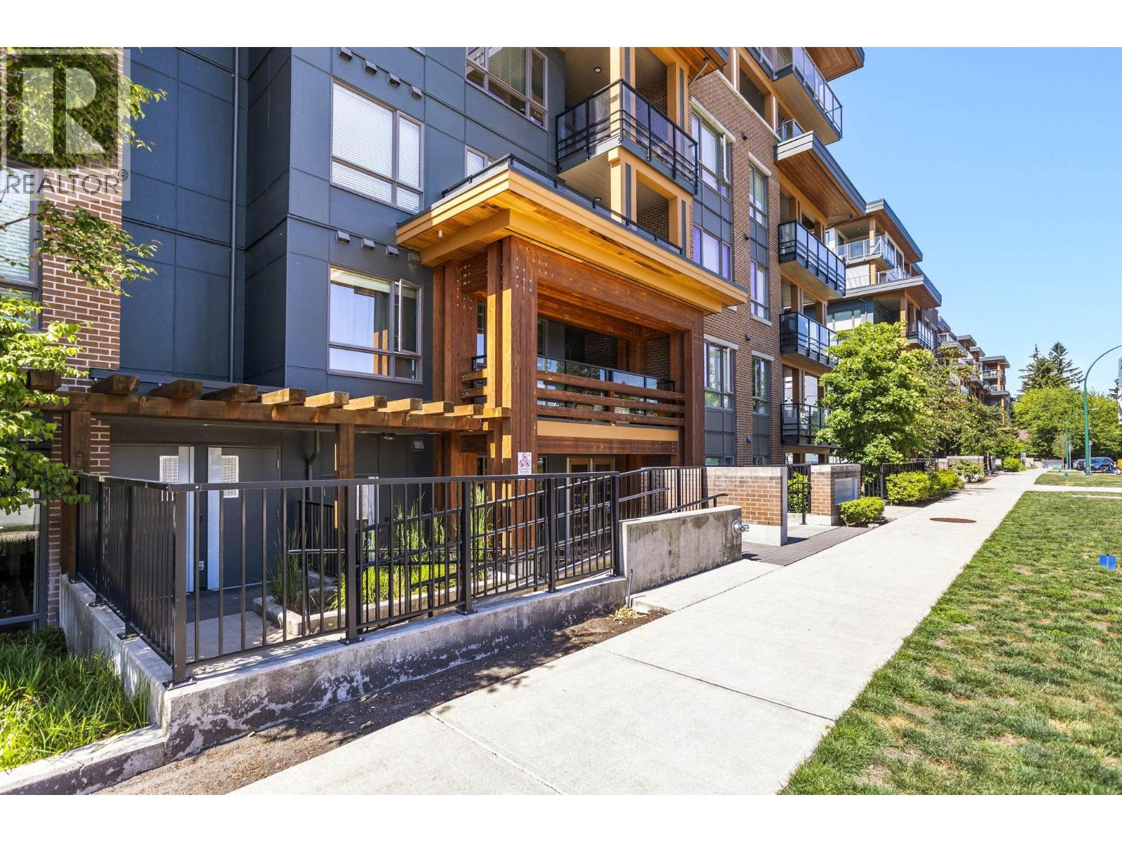 613 721 Anskar Court, Coquitlam, British Columbia  V3J 0L4 - Photo 4 - R3127778