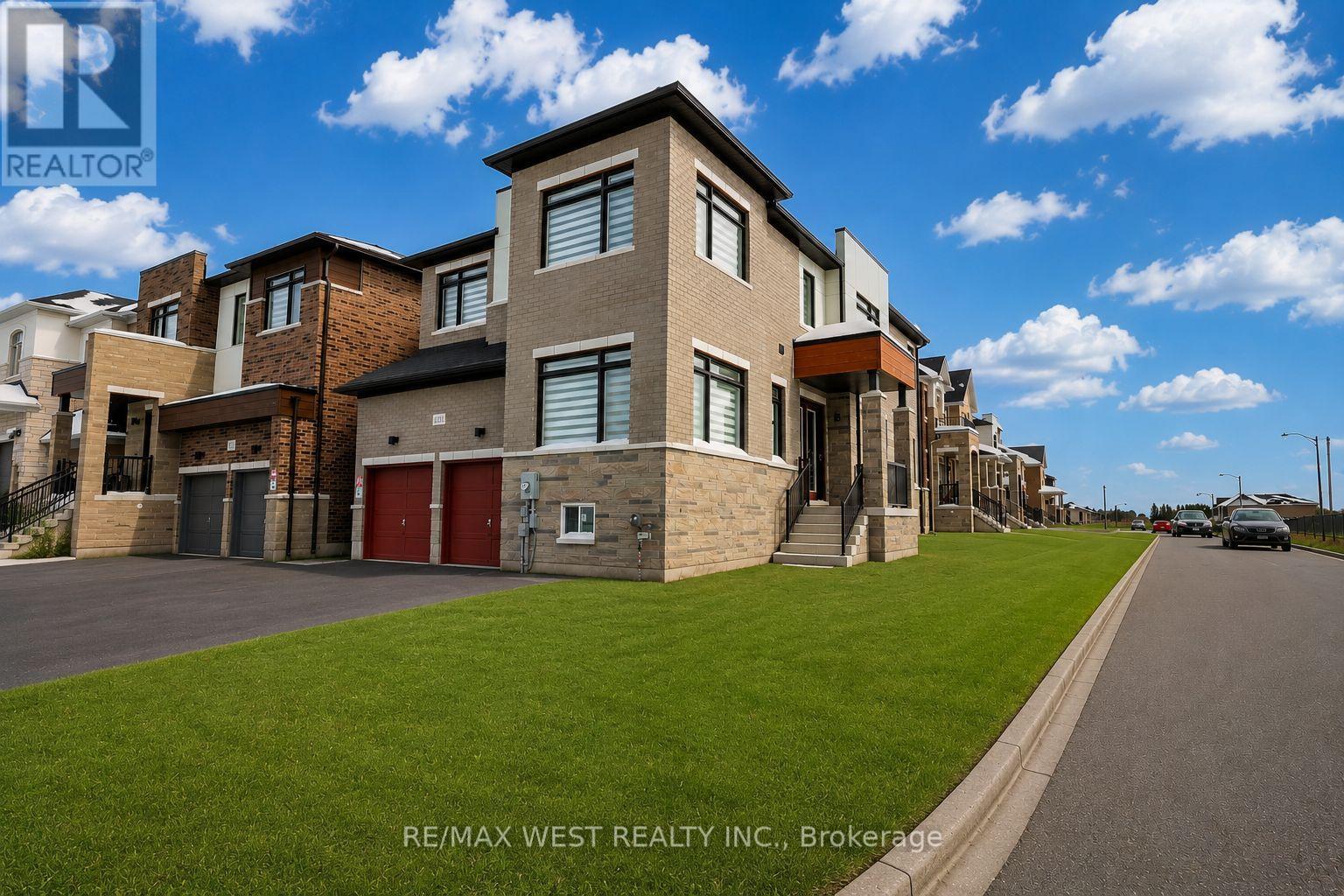 2215 CRYSTAL DRIVE, Oshawa, Ontario