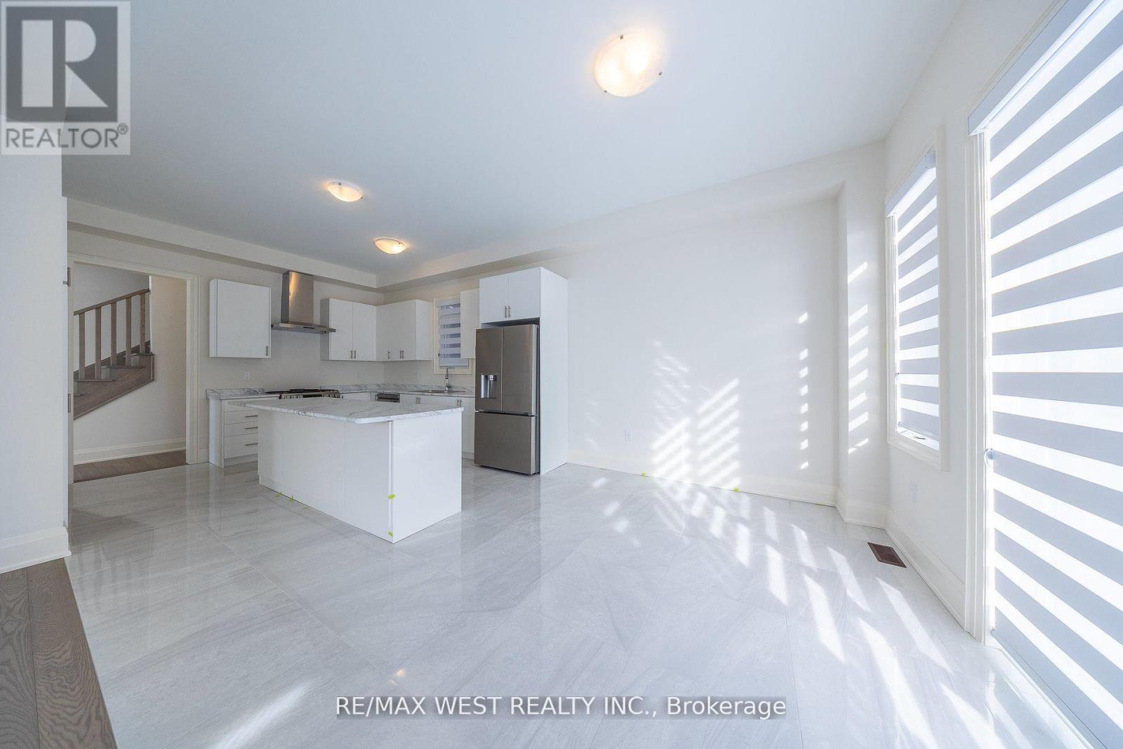 2215 Crystal Drive, Oshawa, Ontario  L1L 0W7 - Photo 12 - E13172470