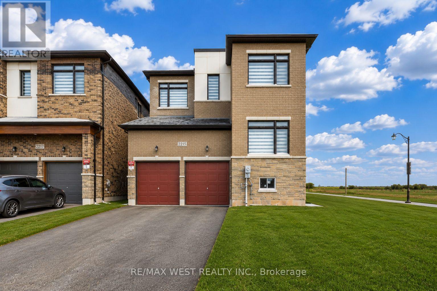 2215 Crystal Drive, Oshawa, Ontario  L1L 0W7 - Photo 2 - E13172470