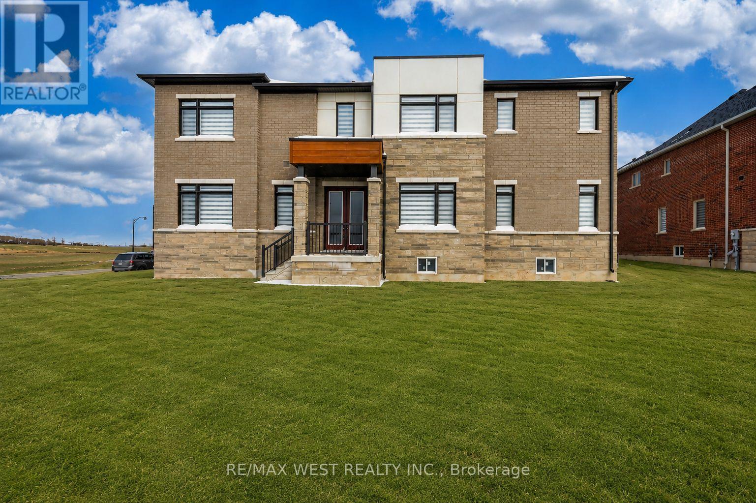 2215 Crystal Drive, Oshawa, Ontario  L1L 0W7 - Photo 3 - E13172470