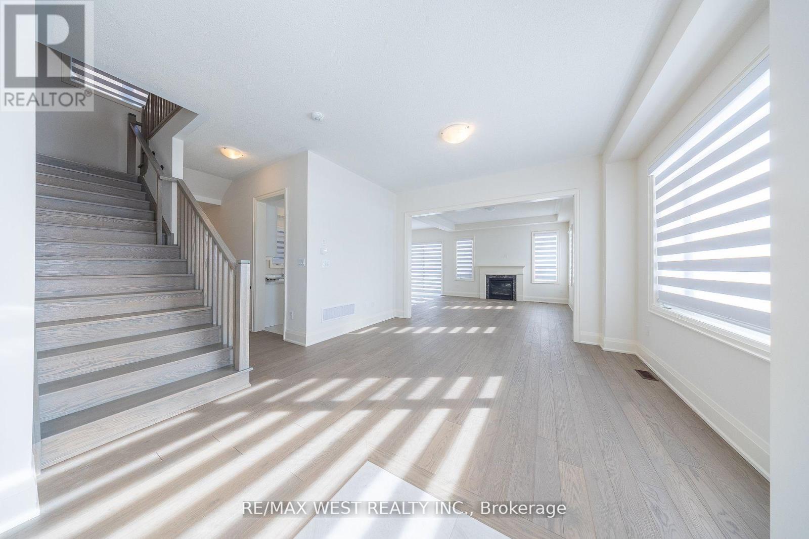 2215 Crystal Drive, Oshawa, Ontario  L1L 0W7 - Photo 5 - E13172470